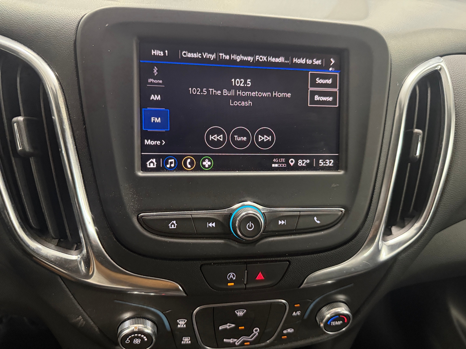 Thumbnail: 2022 Chevrolet Equinox - 4