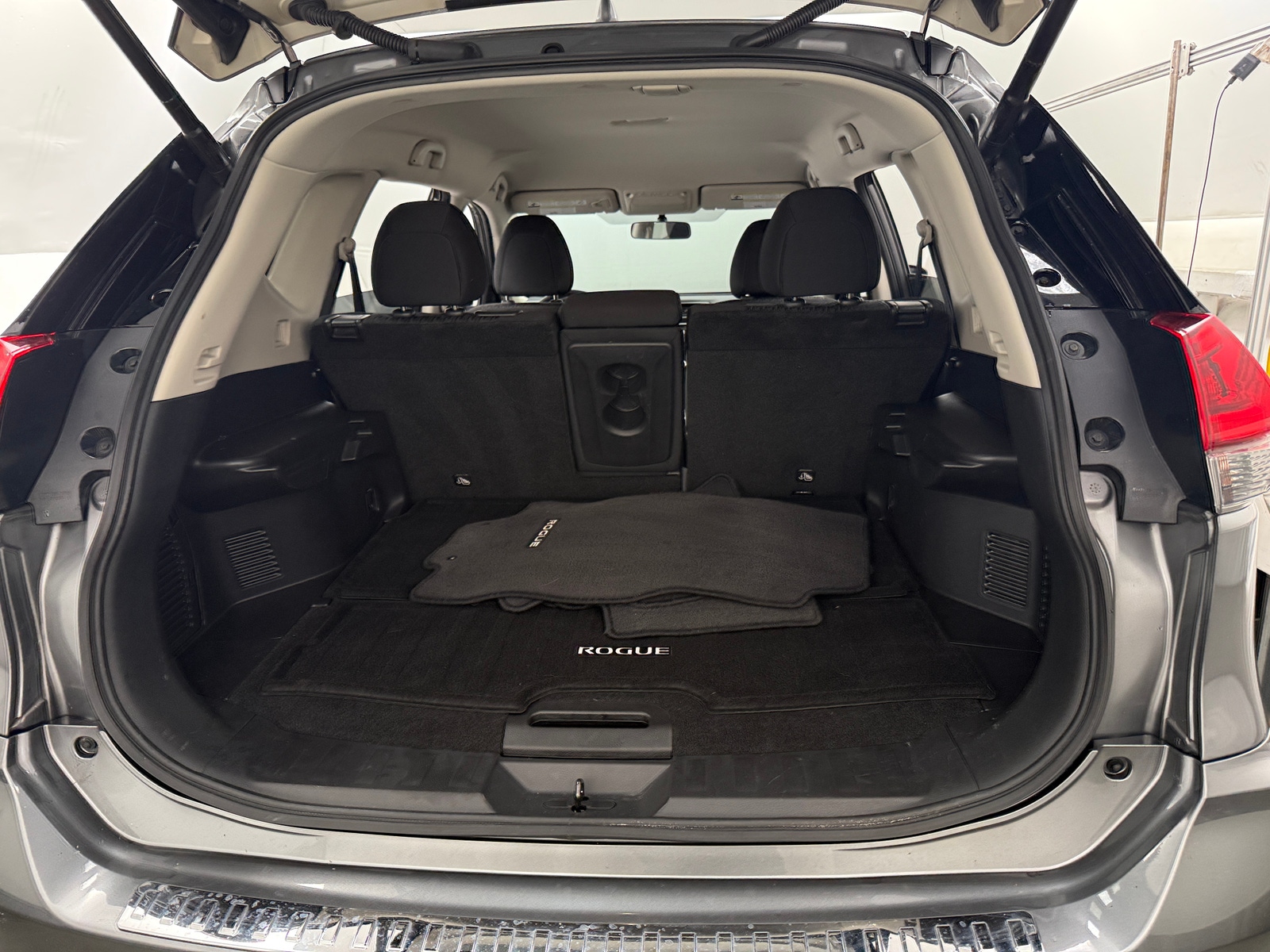 Thumbnail: 2018 Nissan Rogue - 7