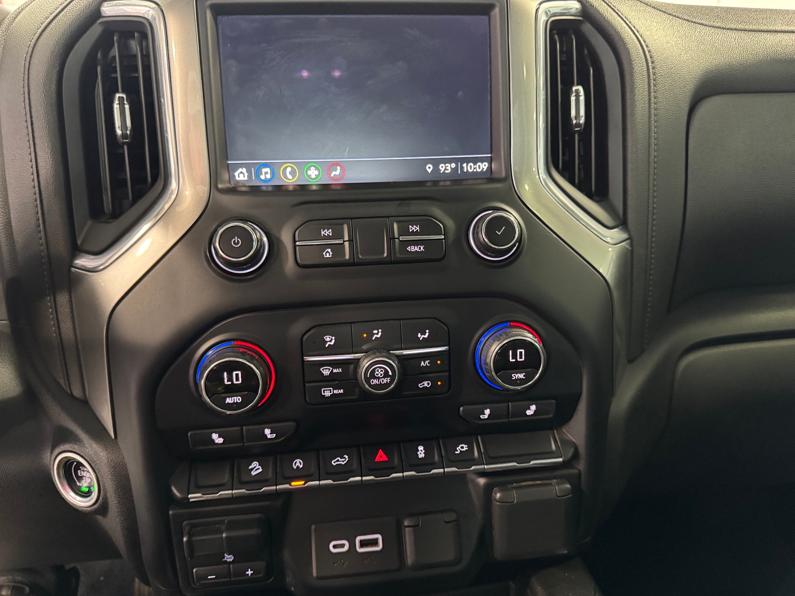 Thumbnail: 2021 Chevrolet Silverado 1500 - 3