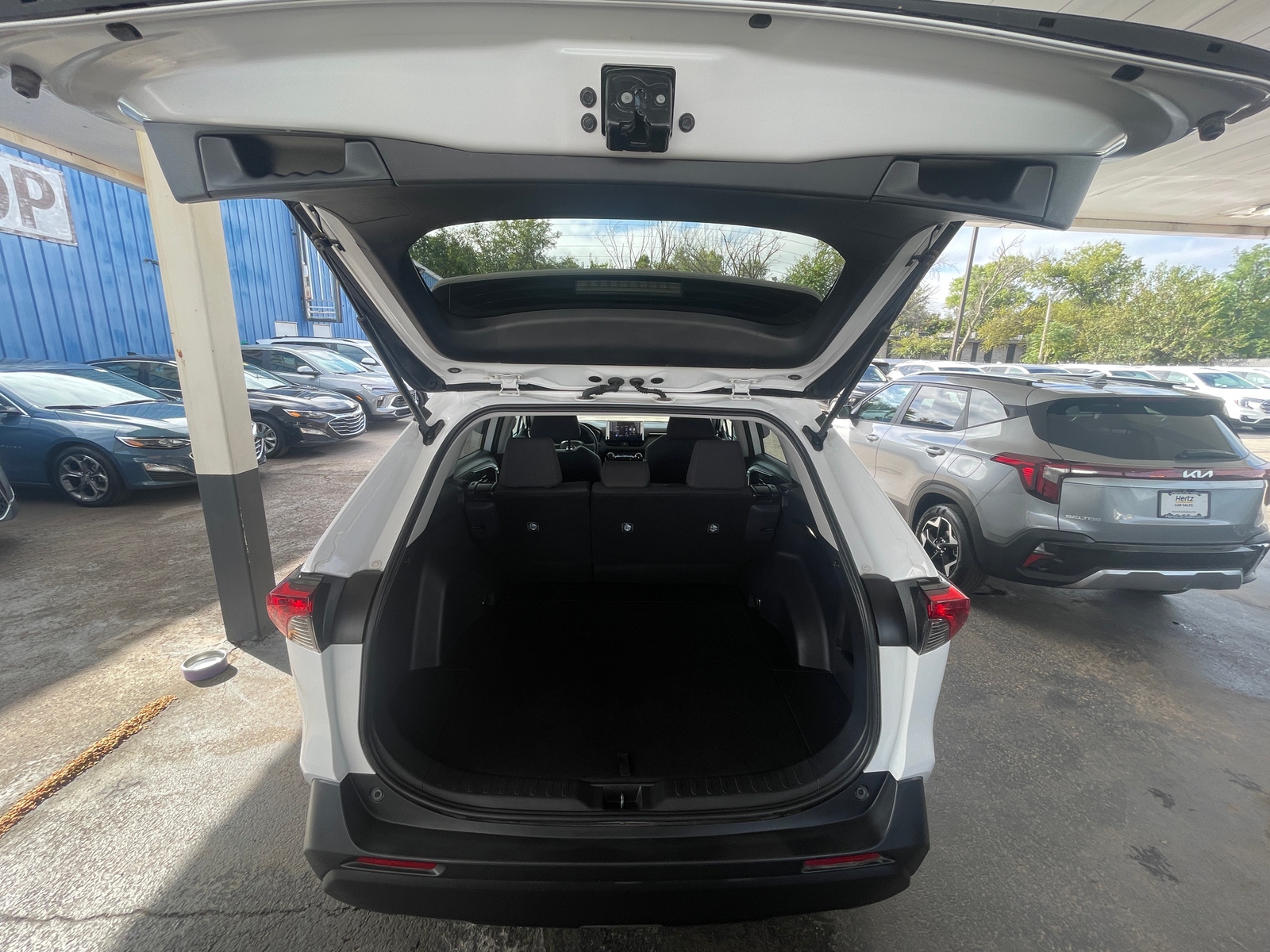 Thumbnail: 2025 Toyota RAV4 - 6