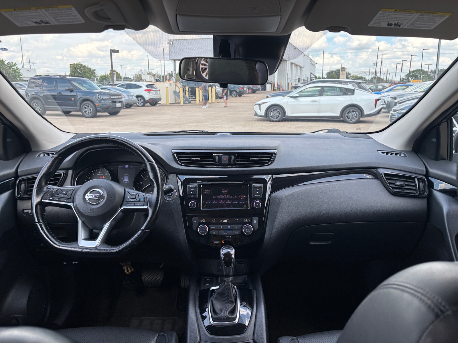 Thumbnail: 2022 Nissan Rogue Sport - 3