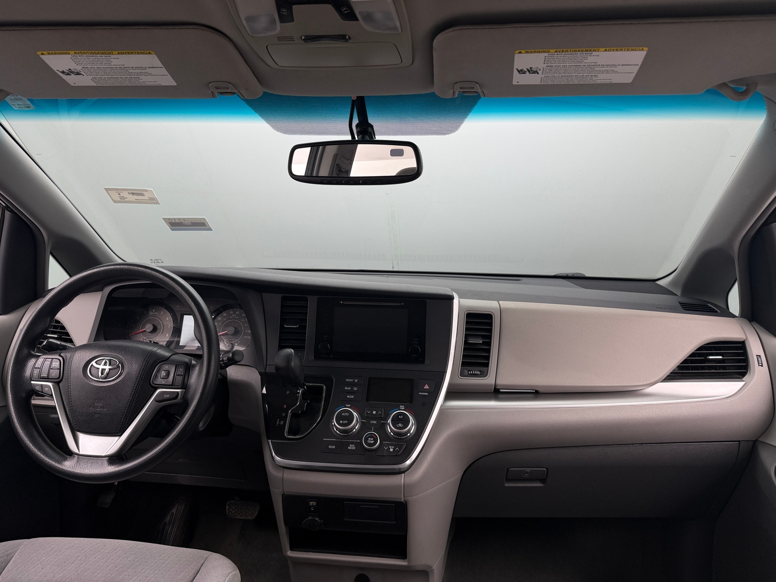 Thumbnail: 2015 Toyota Sienna - 3