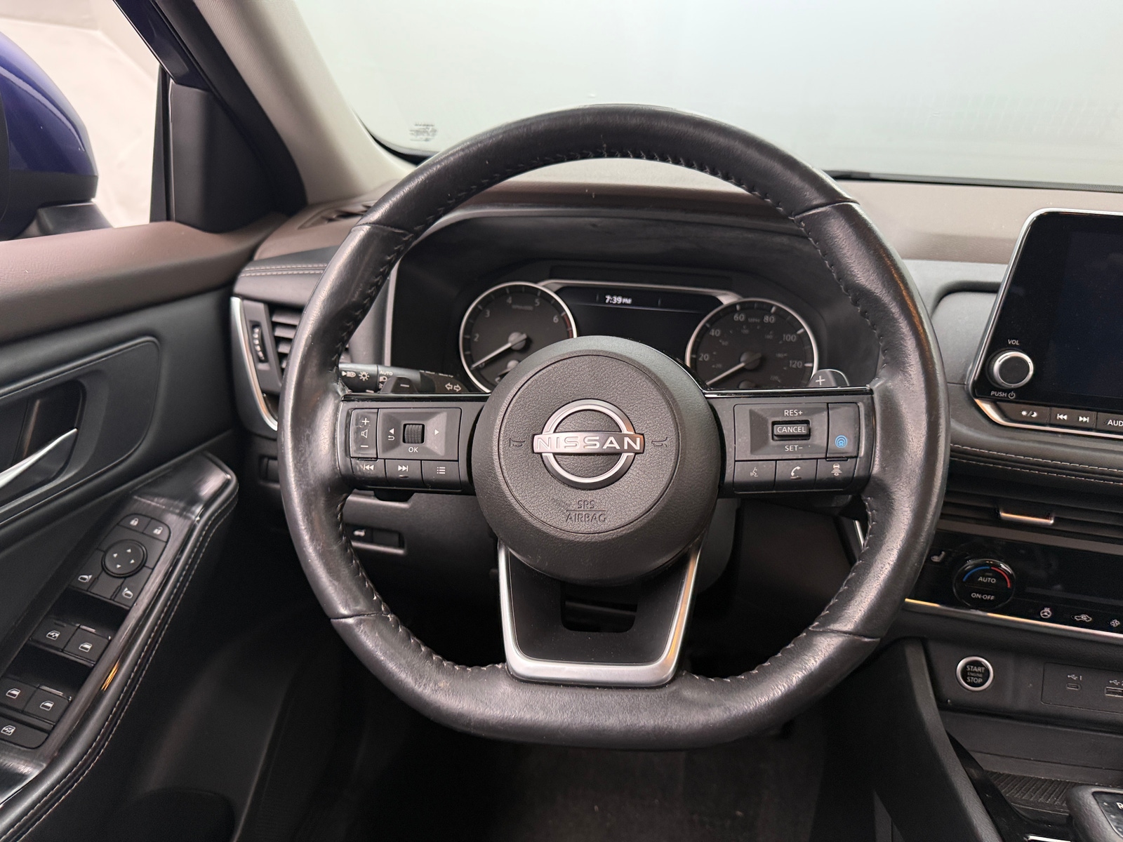 Thumbnail: 2023 Nissan Rogue - 4