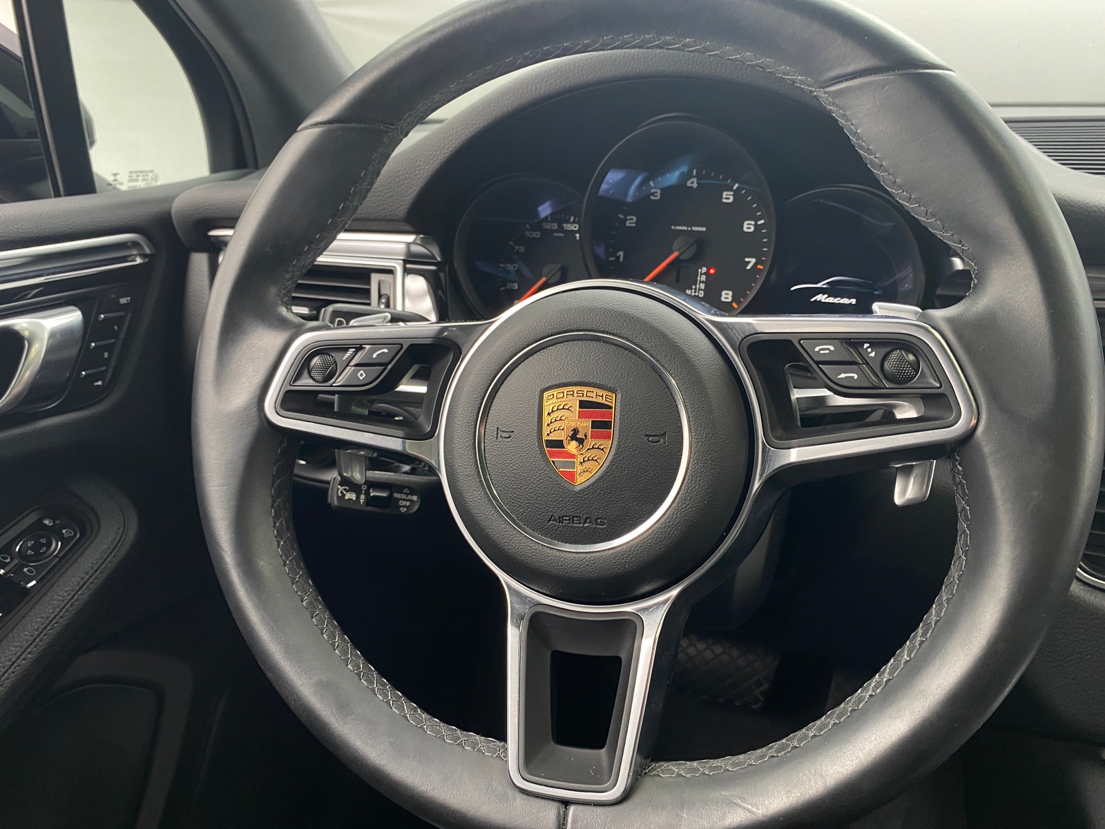 Thumbnail: 2018 Porsche Macan - 4