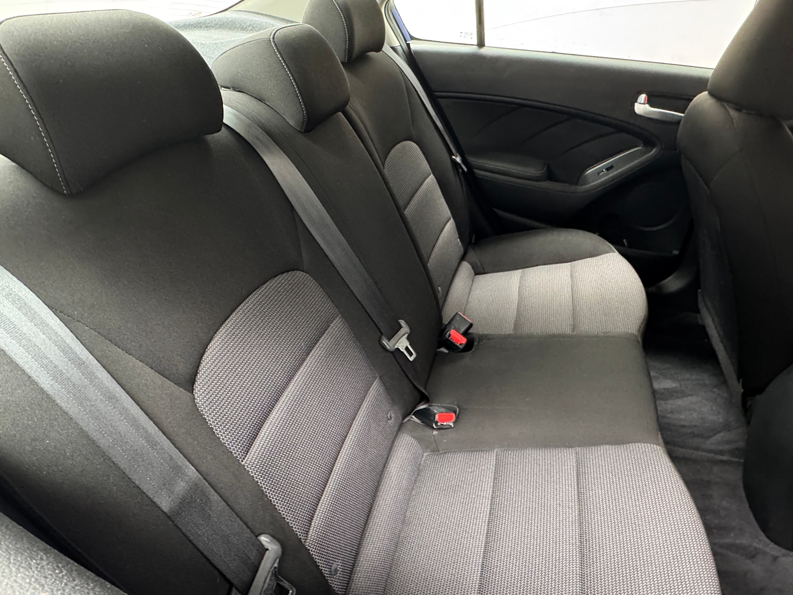 Thumbnail: 2017 Kia Forte - 6