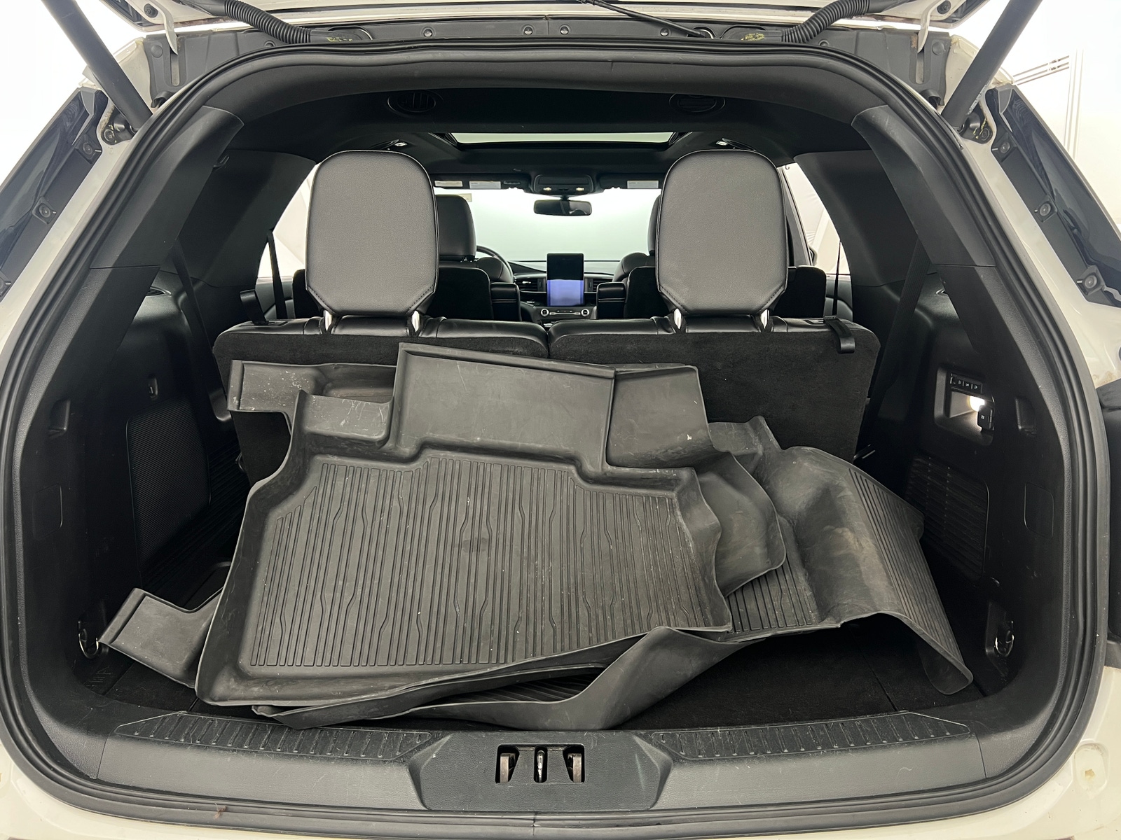 Thumbnail: 2020 Ford Explorer - 6