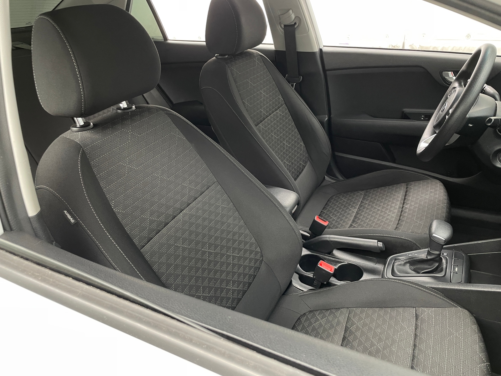 Thumbnail: 2019 Kia Rio - 2