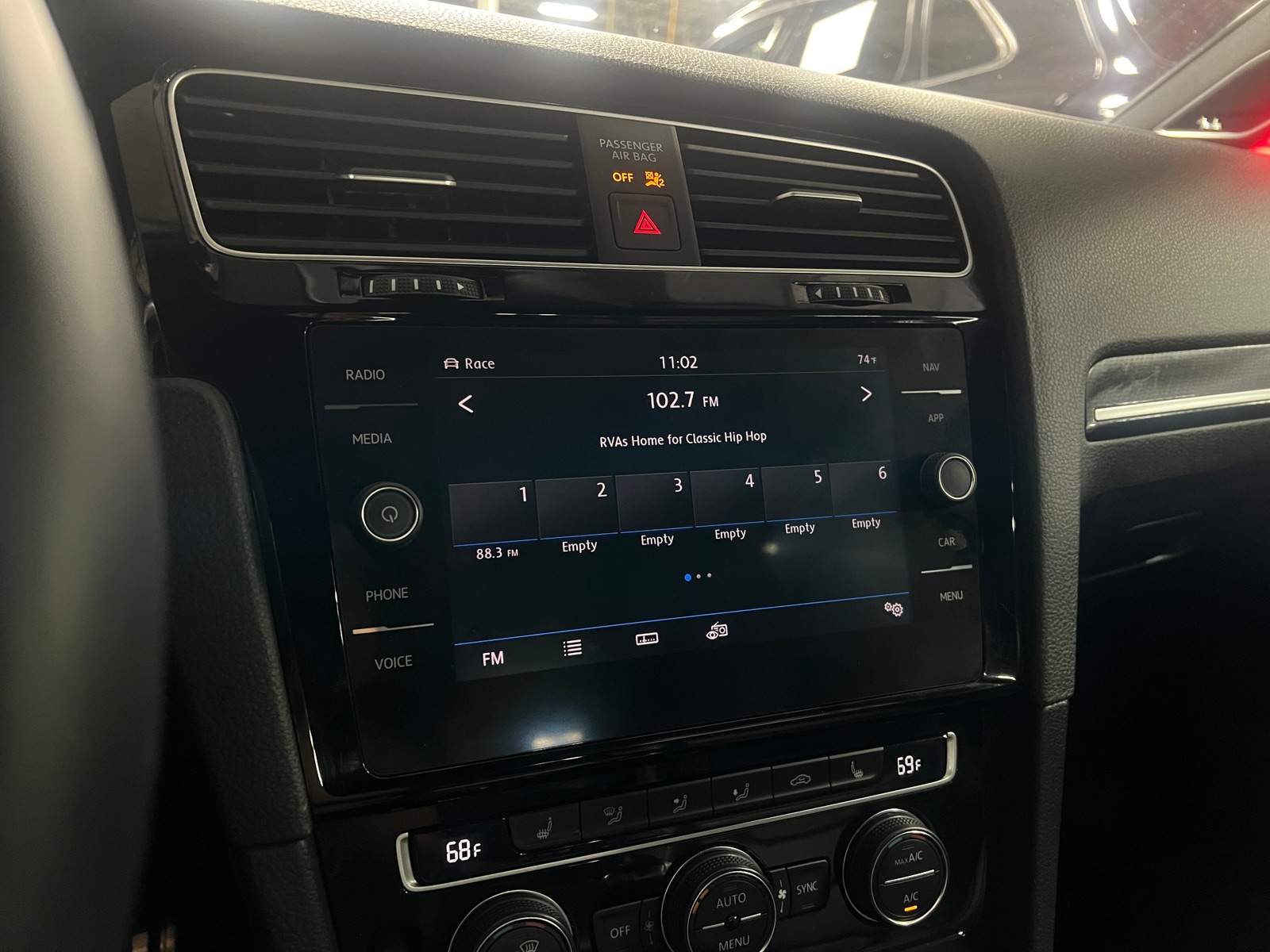 Thumbnail: 2019 Volkswagen Golf - 3