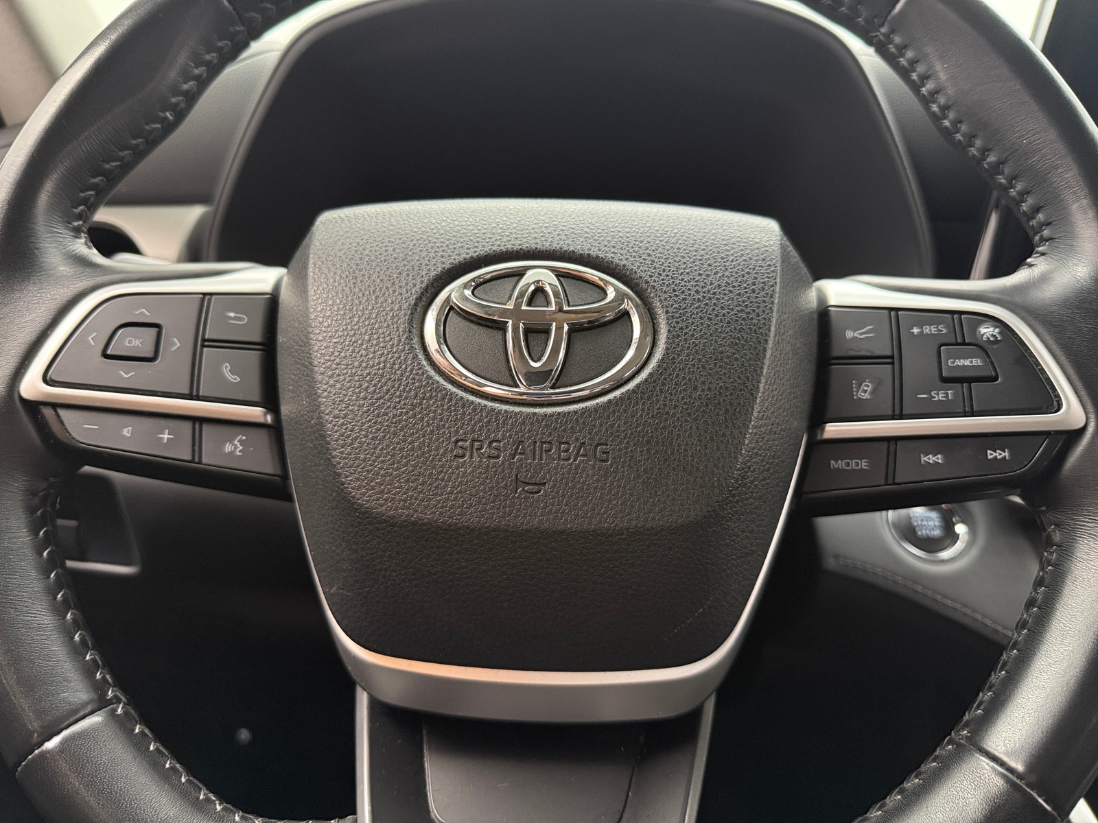 Thumbnail: 2023 Toyota Highlander - 5