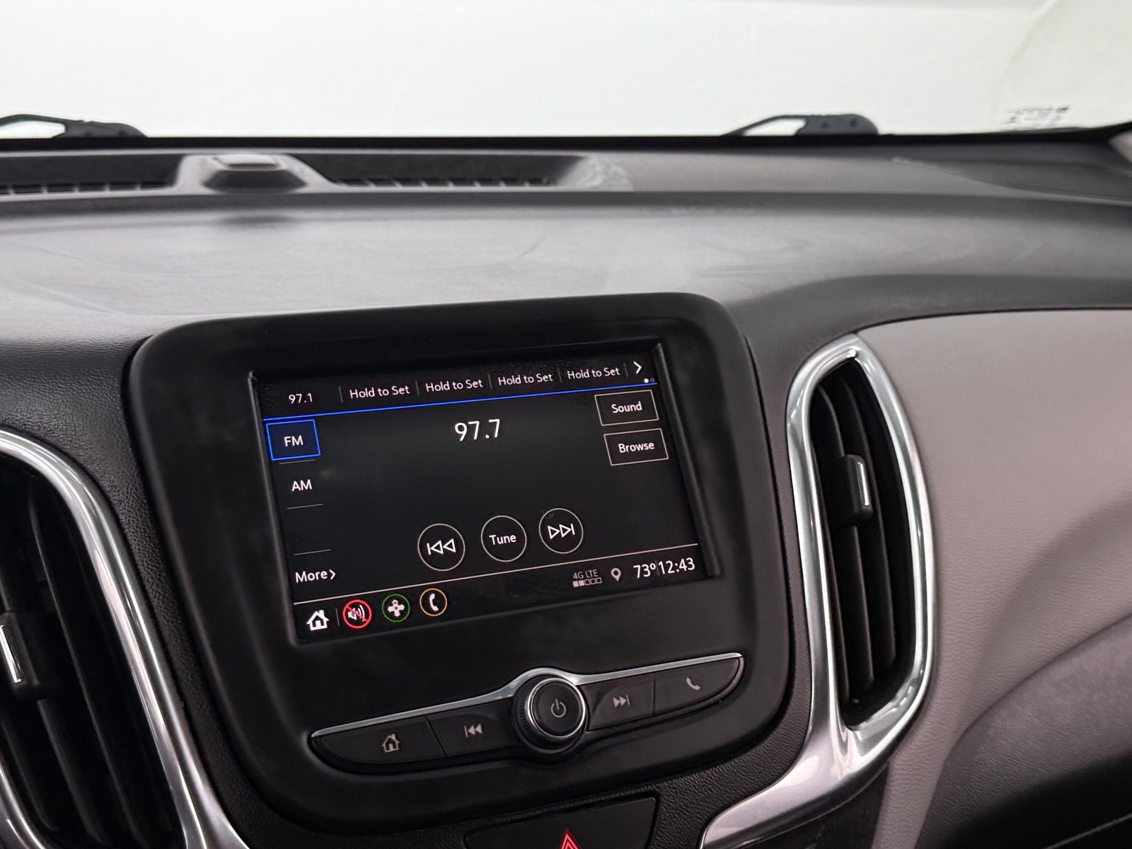 Thumbnail: 2021 Chevrolet Equinox - 4