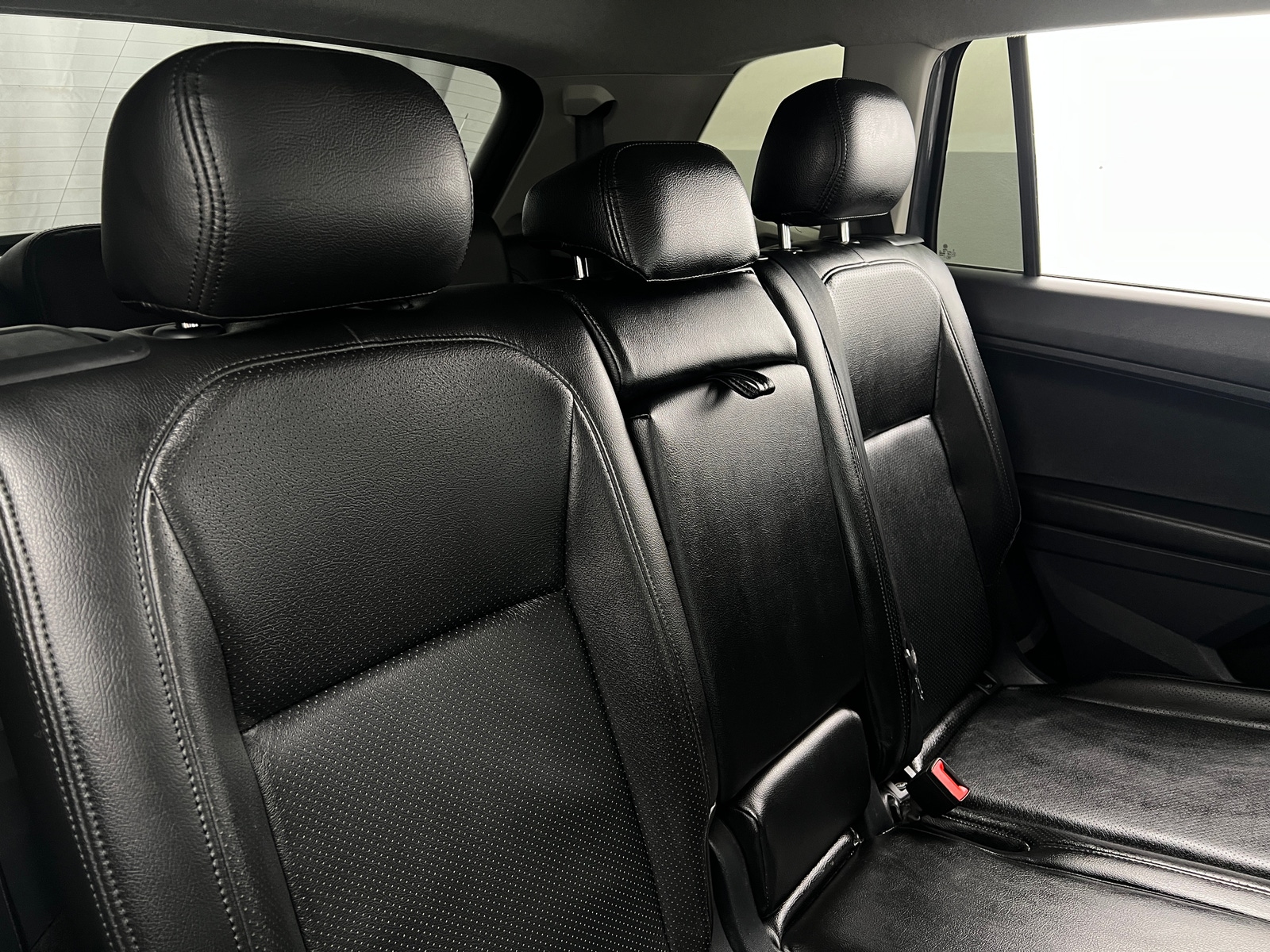 Thumbnail: 2018 Volkswagen Tiguan - 6