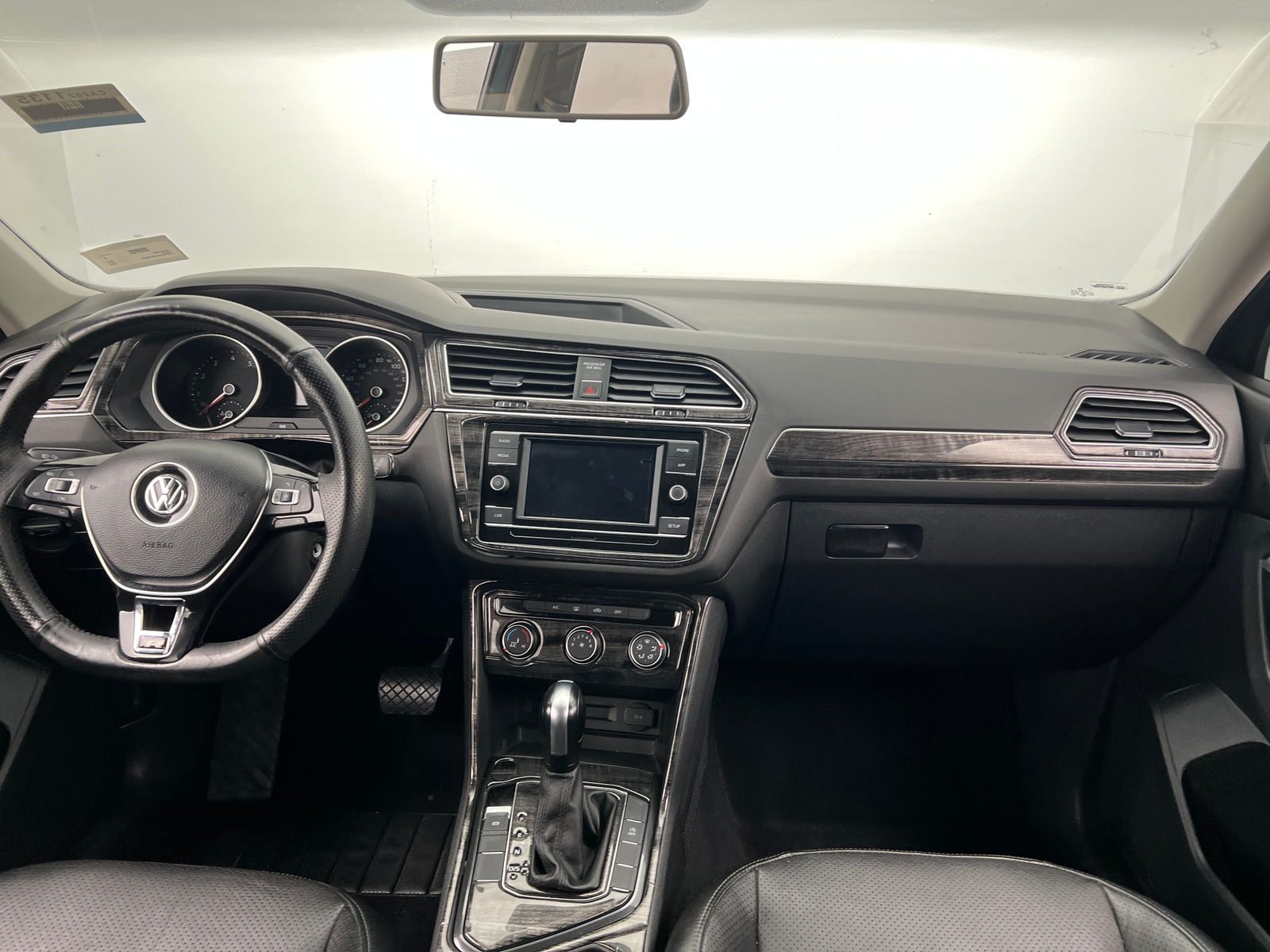 Thumbnail: 2018 Volkswagen Tiguan - 3