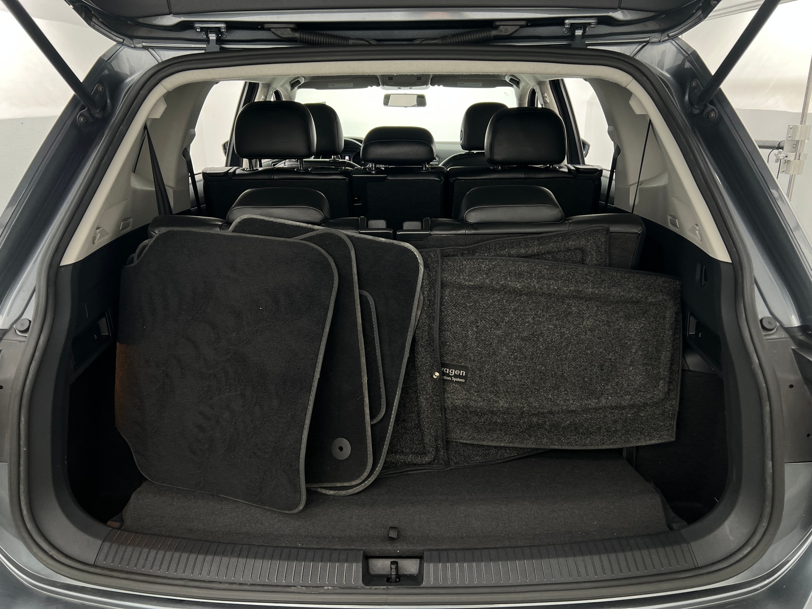 Thumbnail: 2018 Volkswagen Tiguan - 7