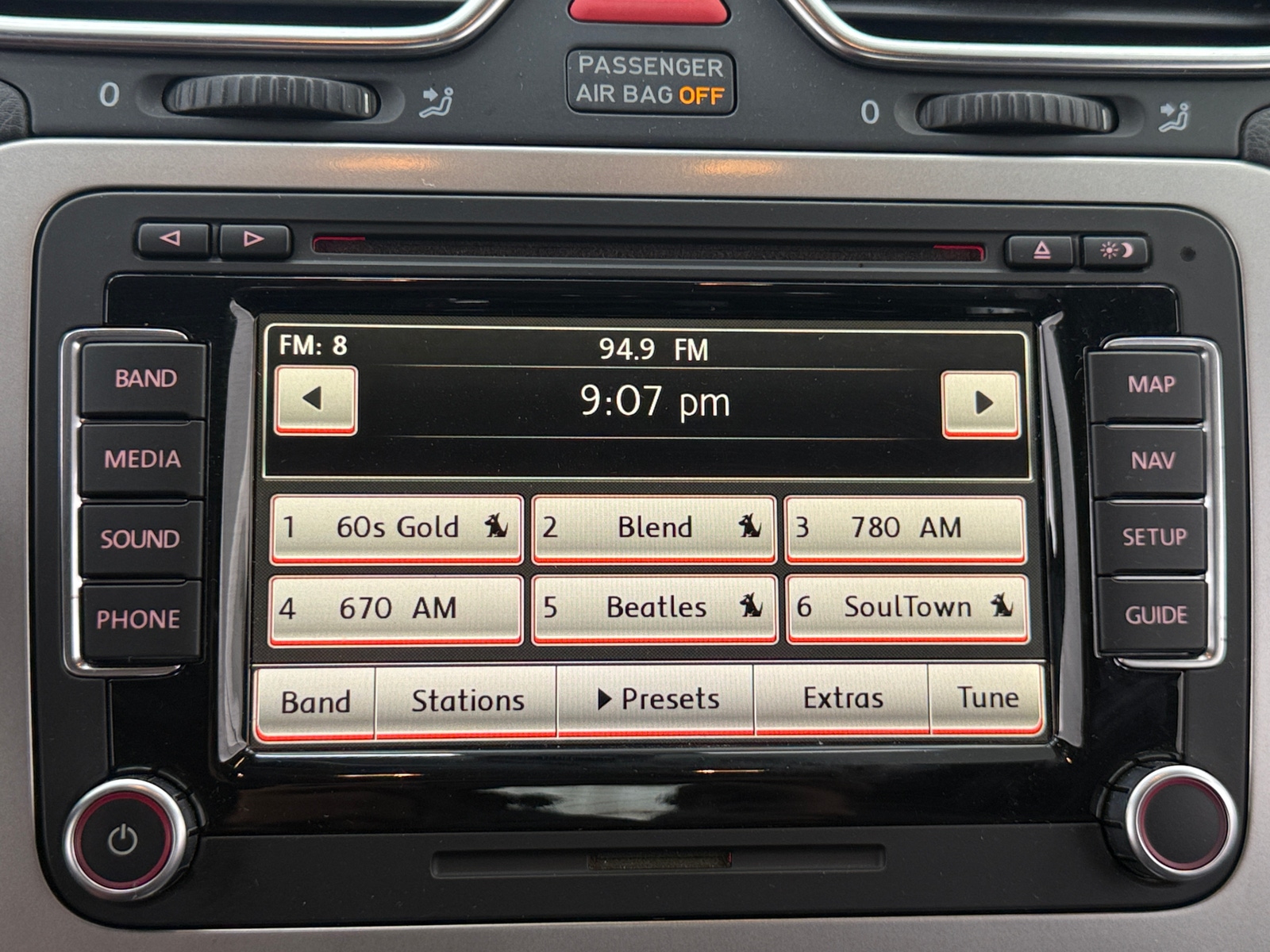 Thumbnail: 2011 Volkswagen Eos - 3