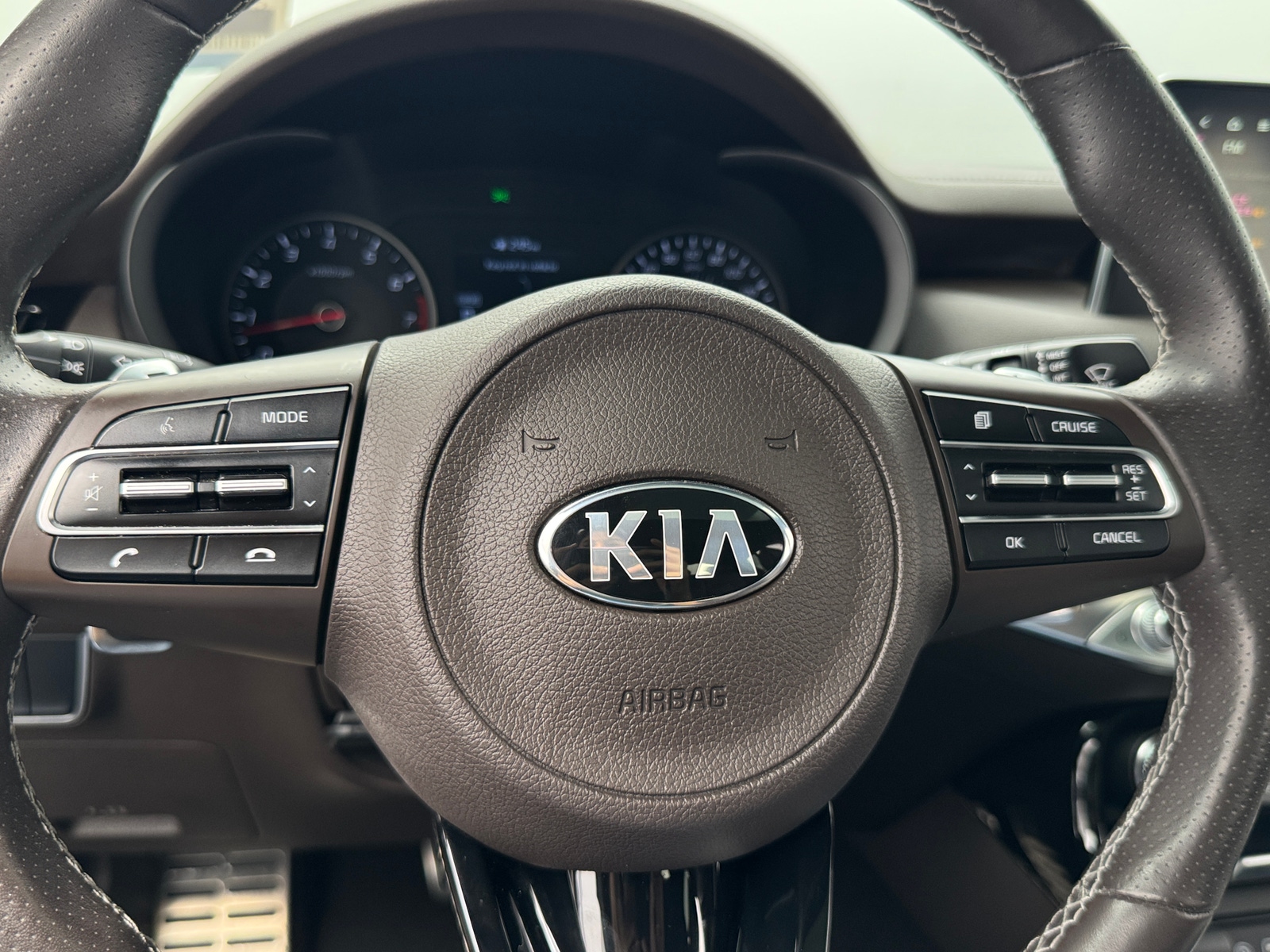 Thumbnail: 2020 Kia Stinger - 4