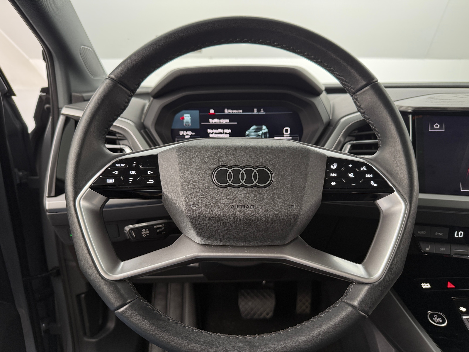 Thumbnail: 2024 Audi Q4 e-tron - 4