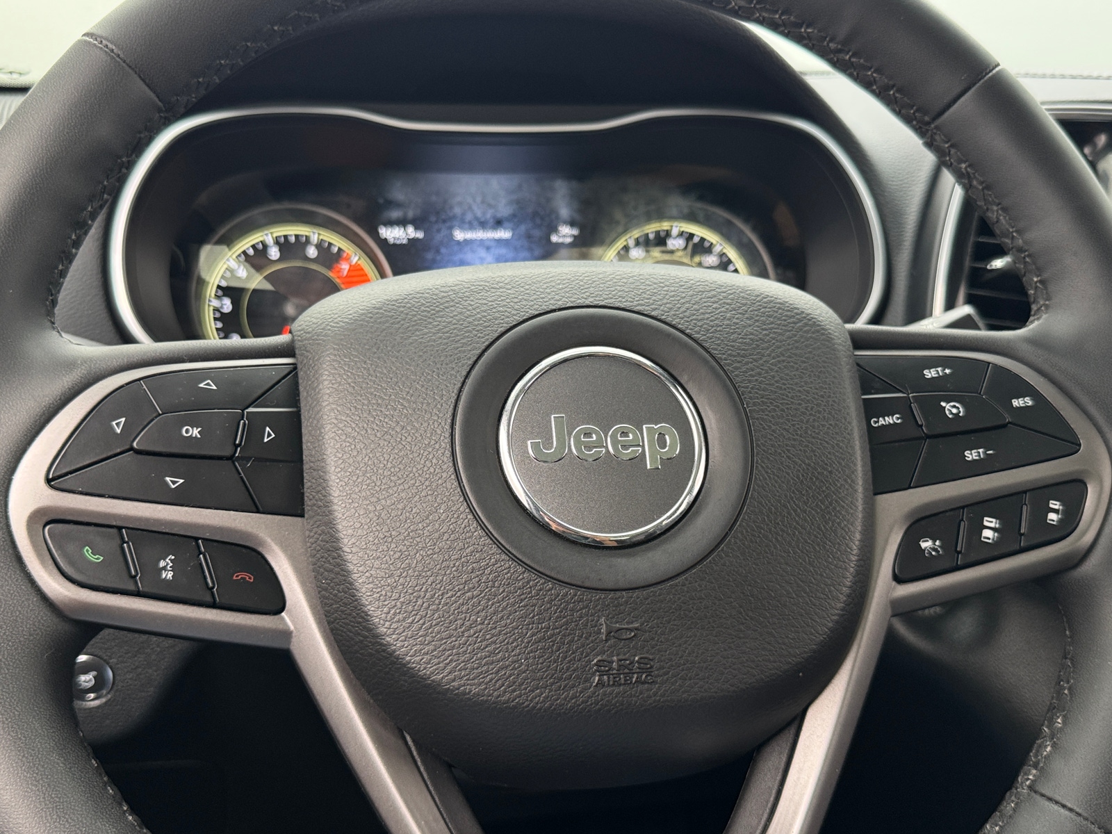 Thumbnail: 2022 Jeep Cherokee - 4