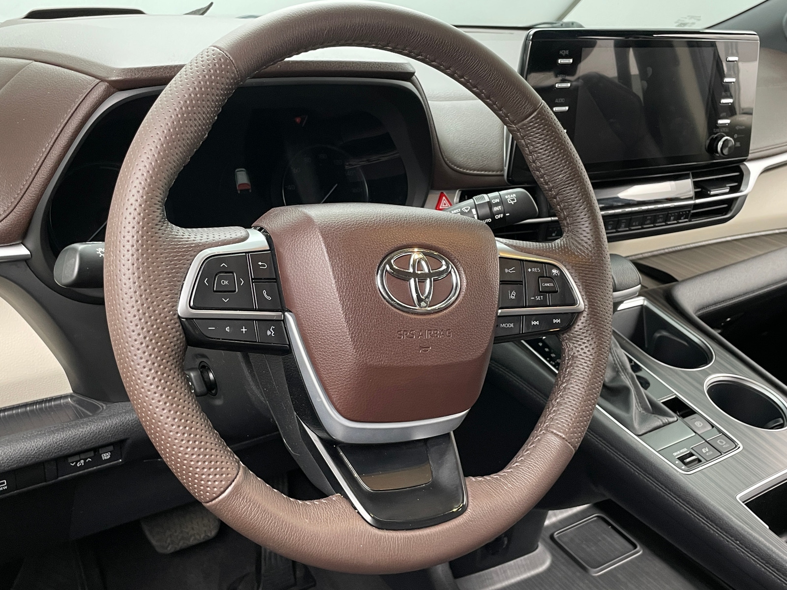 Thumbnail: 2024 Toyota Sienna - 4