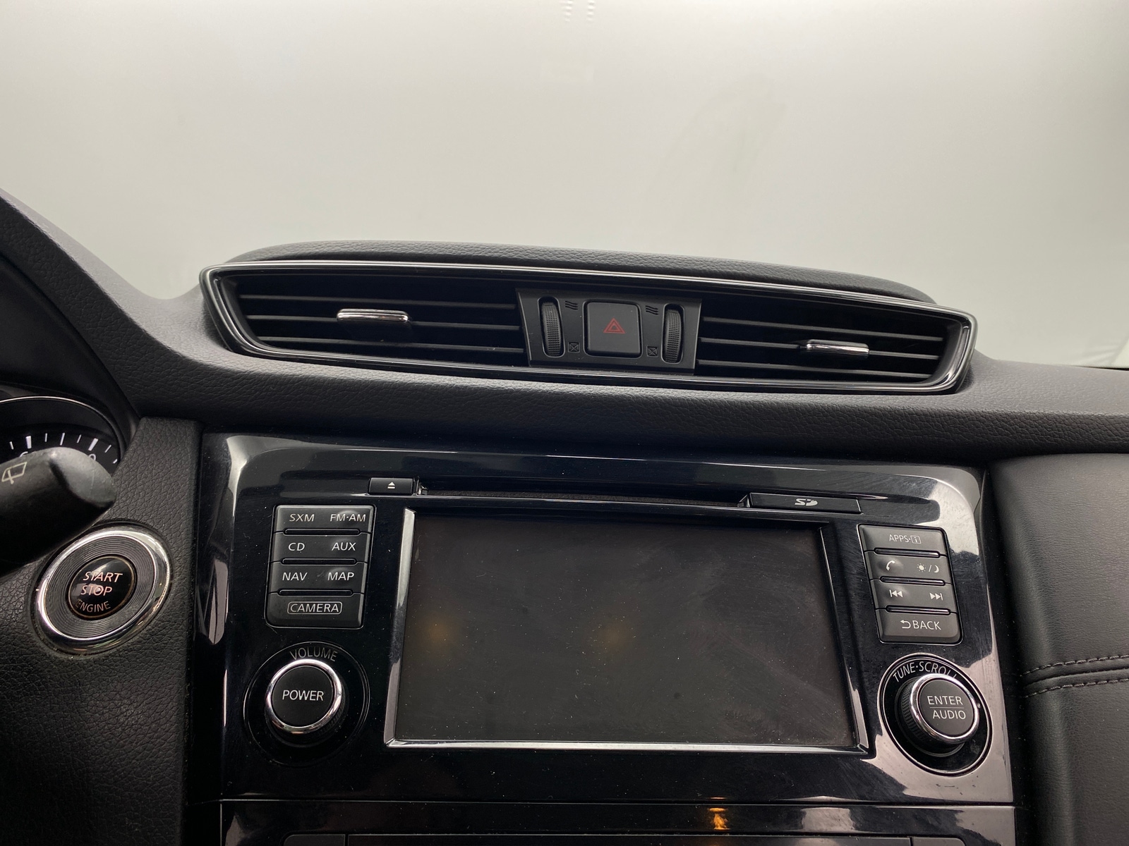 Thumbnail: 2017 Nissan Rogue - 3
