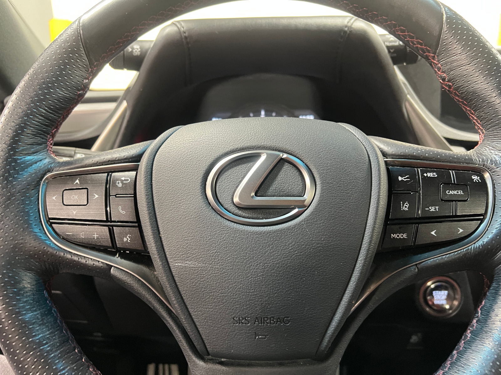 Thumbnail: 2020 Lexus ES - 4