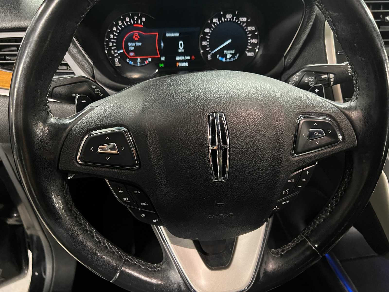 Thumbnail: 2017 Lincoln MKC - 4