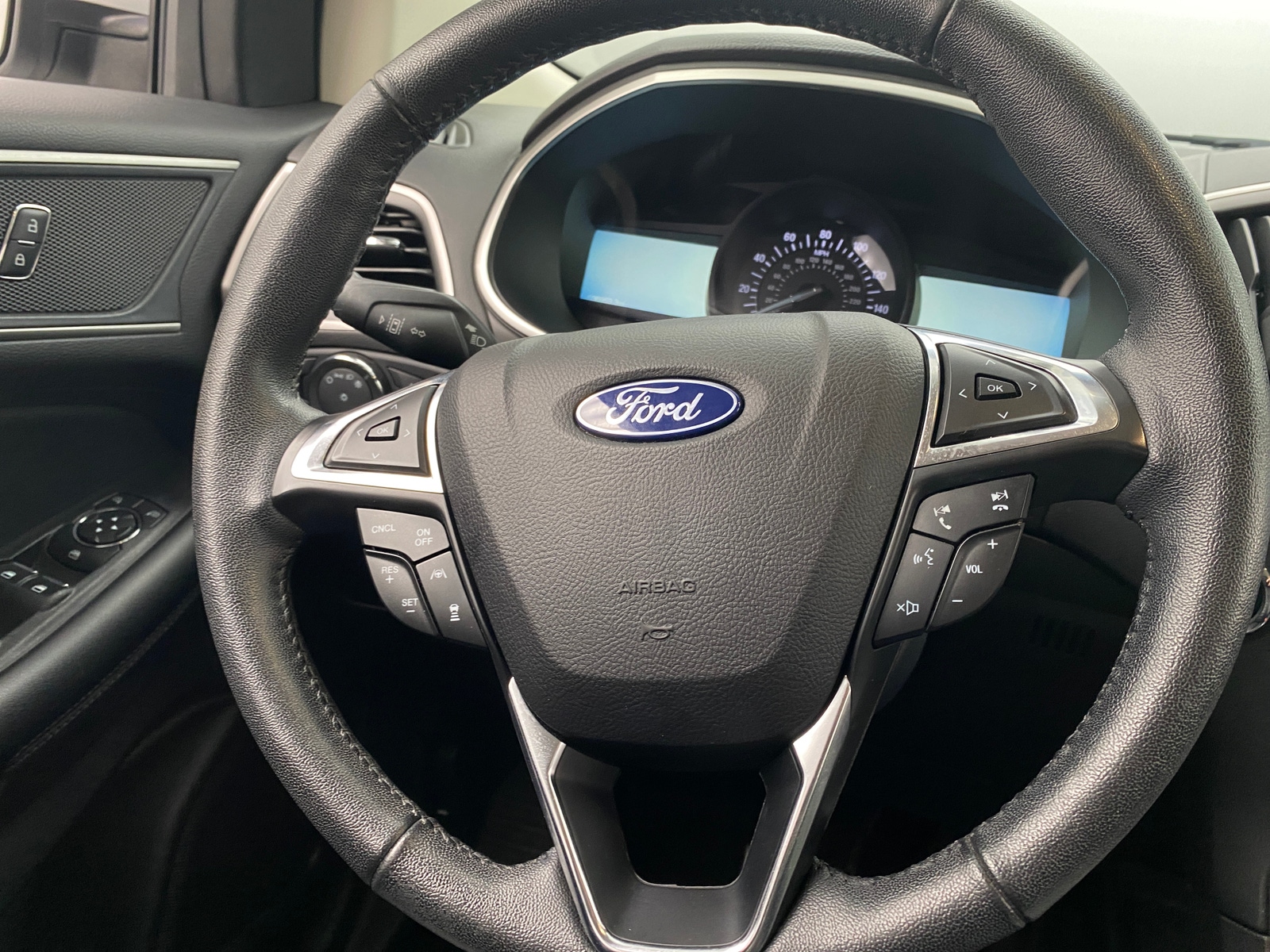 Thumbnail: 2021 Ford Edge - 4