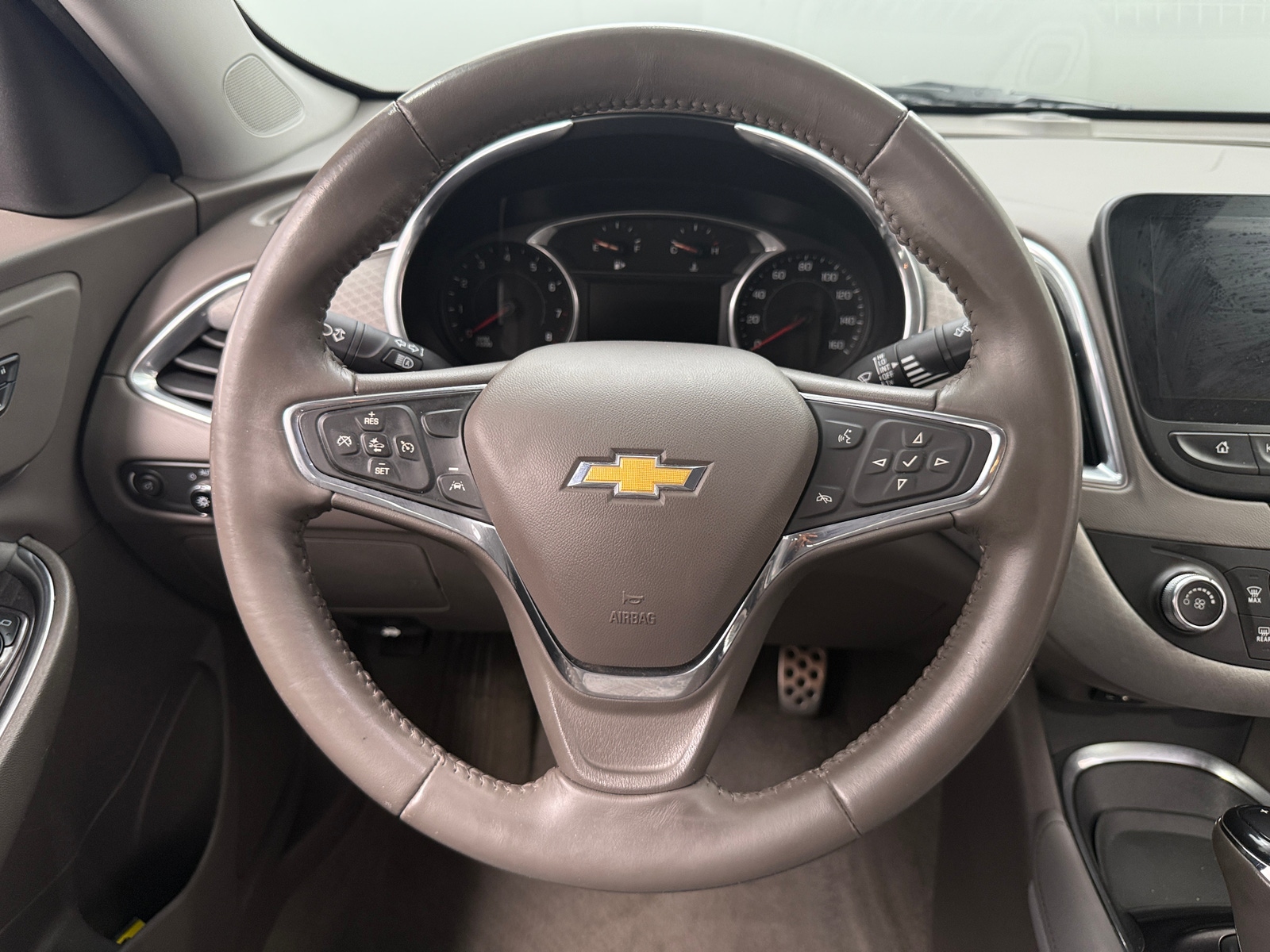 Thumbnail: 2016 Chevrolet Malibu - 5