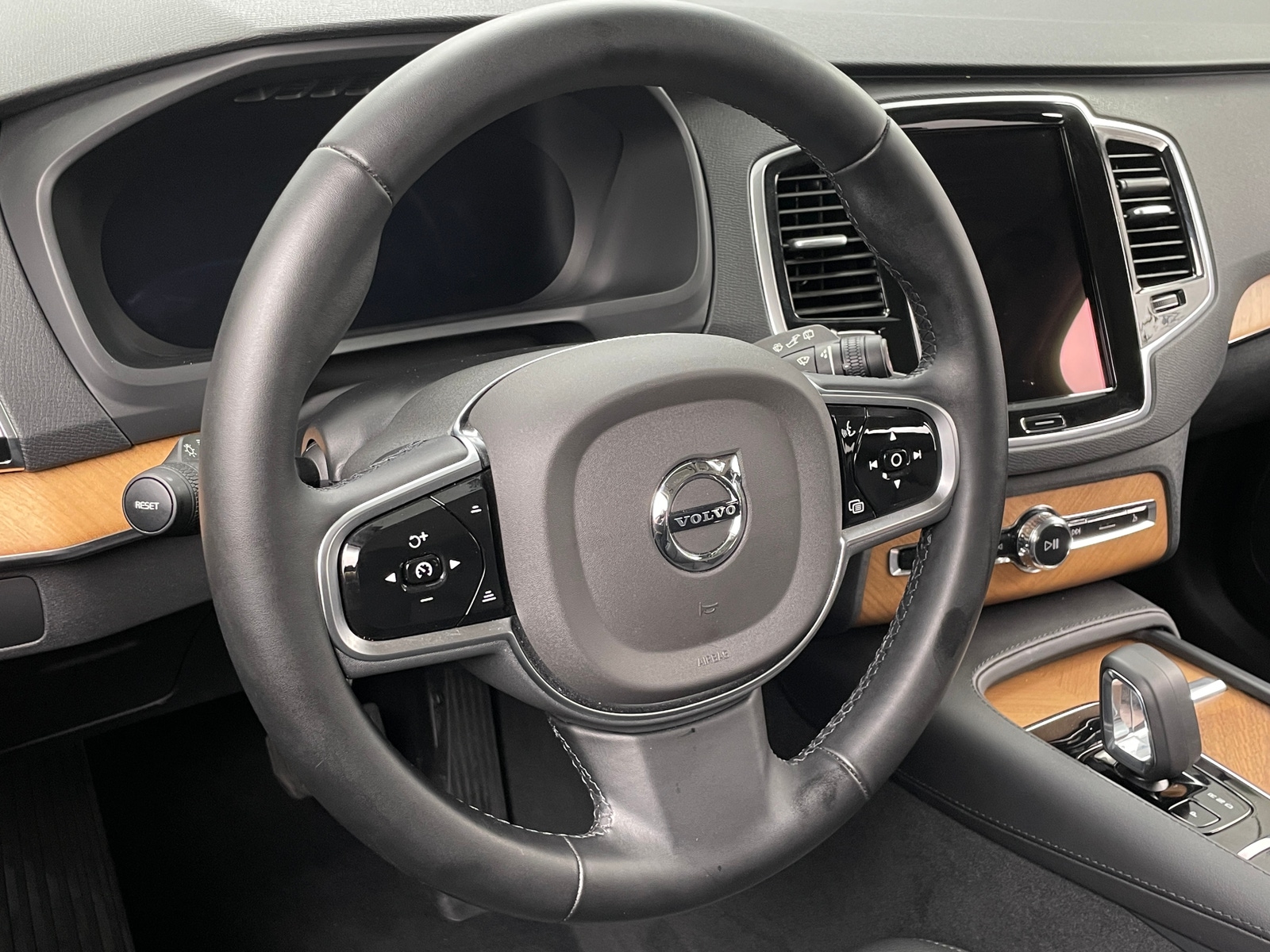 Thumbnail: 2025 Volvo XC90 - 4