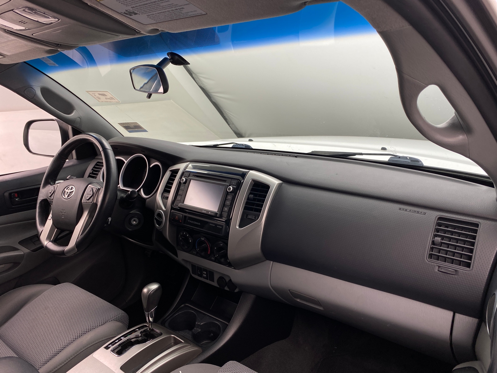 Thumbnail: 2015 Toyota Tacoma - 3