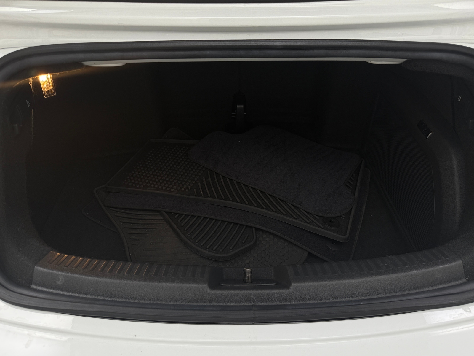 Thumbnail: 2019 Volkswagen Beetle - 4