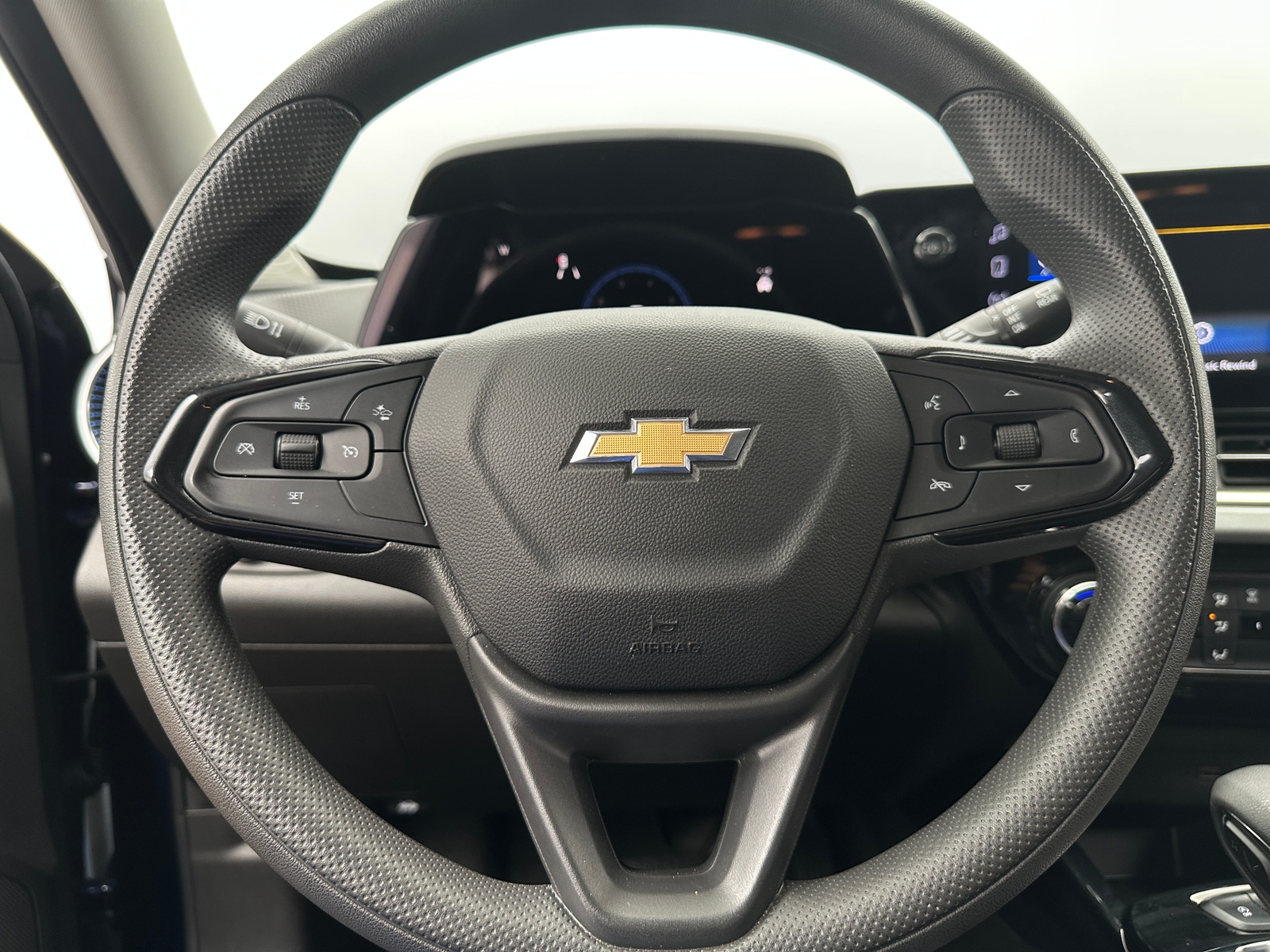 Thumbnail: 2024 Chevrolet Trax - 5
