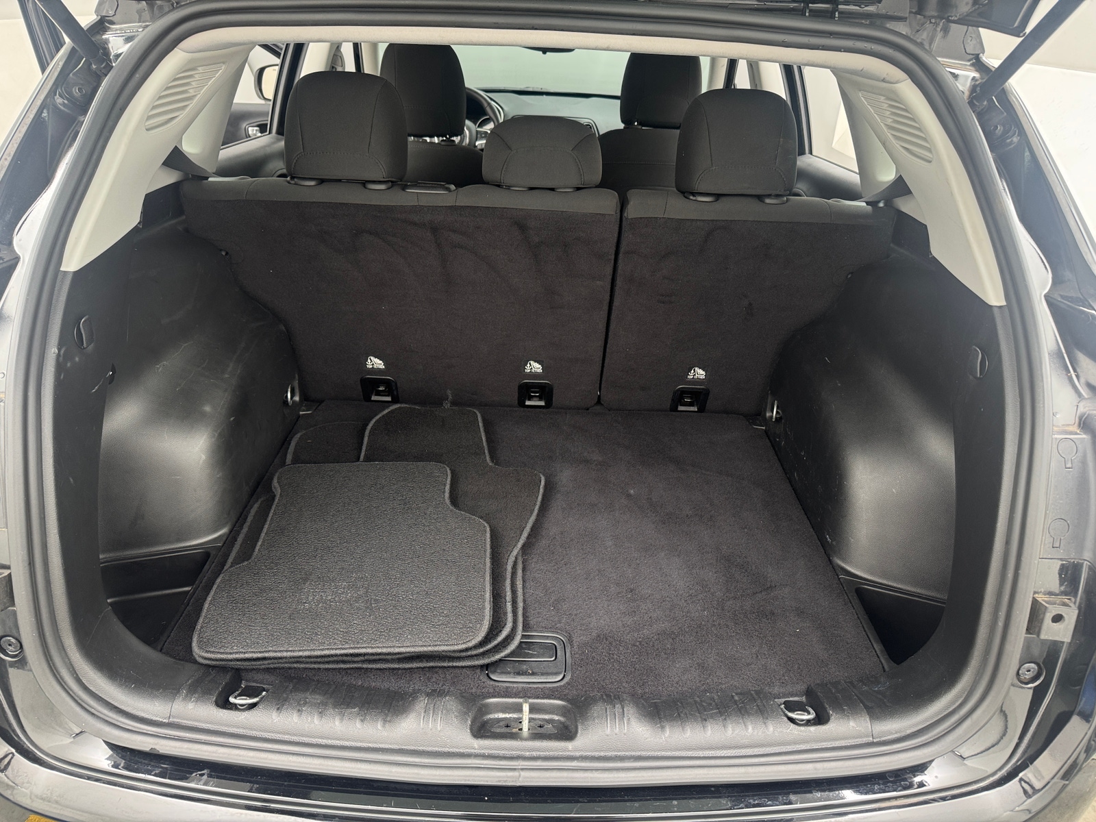 Thumbnail: 2018 Jeep Compass - 7