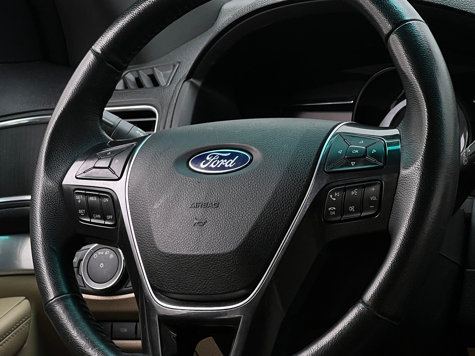 Thumbnail: 2016 Ford Explorer - 4