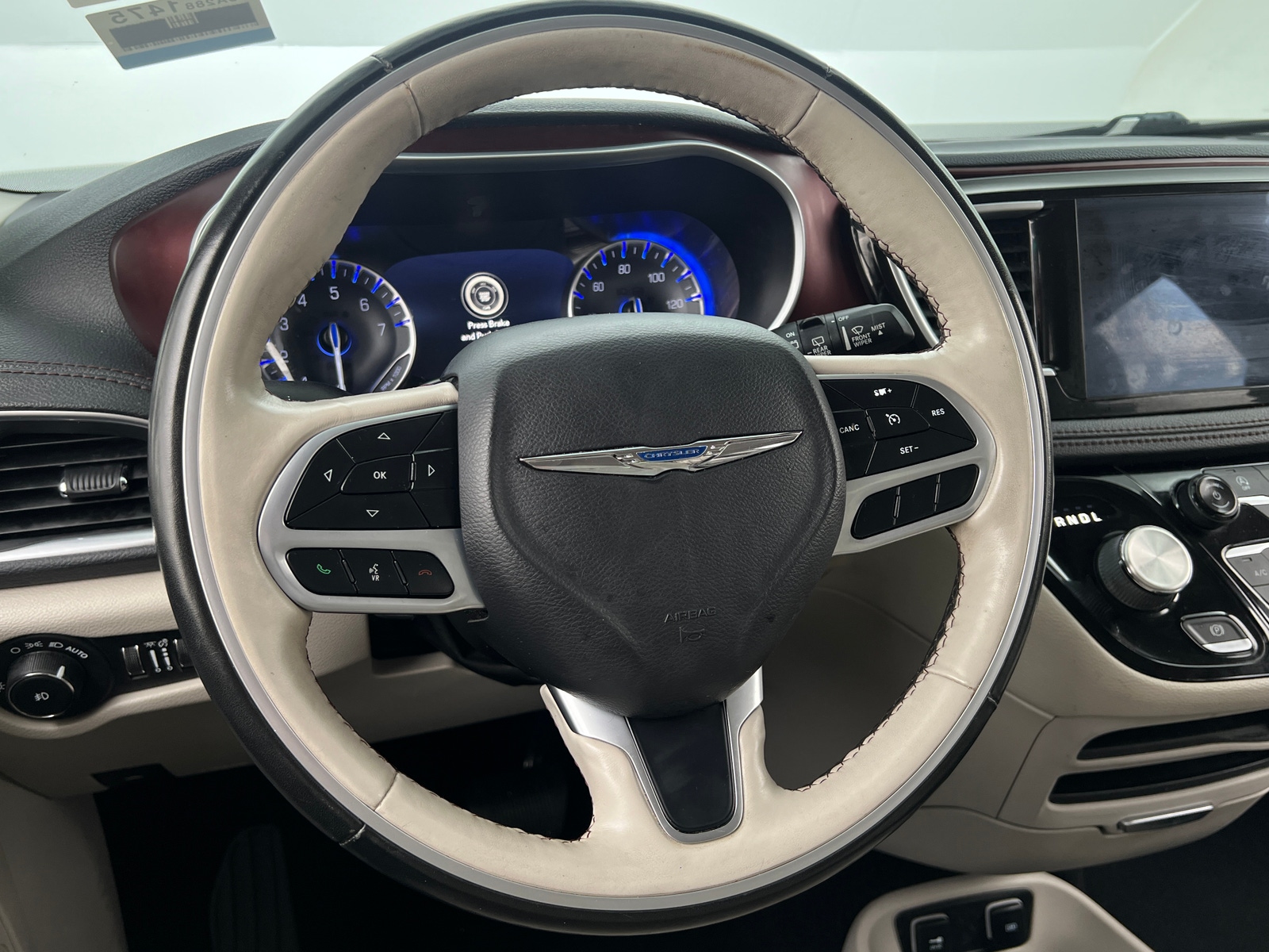 Thumbnail: 2019 Chrysler Pacifica - 4