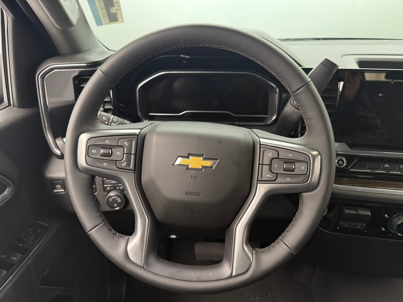 Thumbnail: 2025 Chevrolet Silverado 1500 - 5