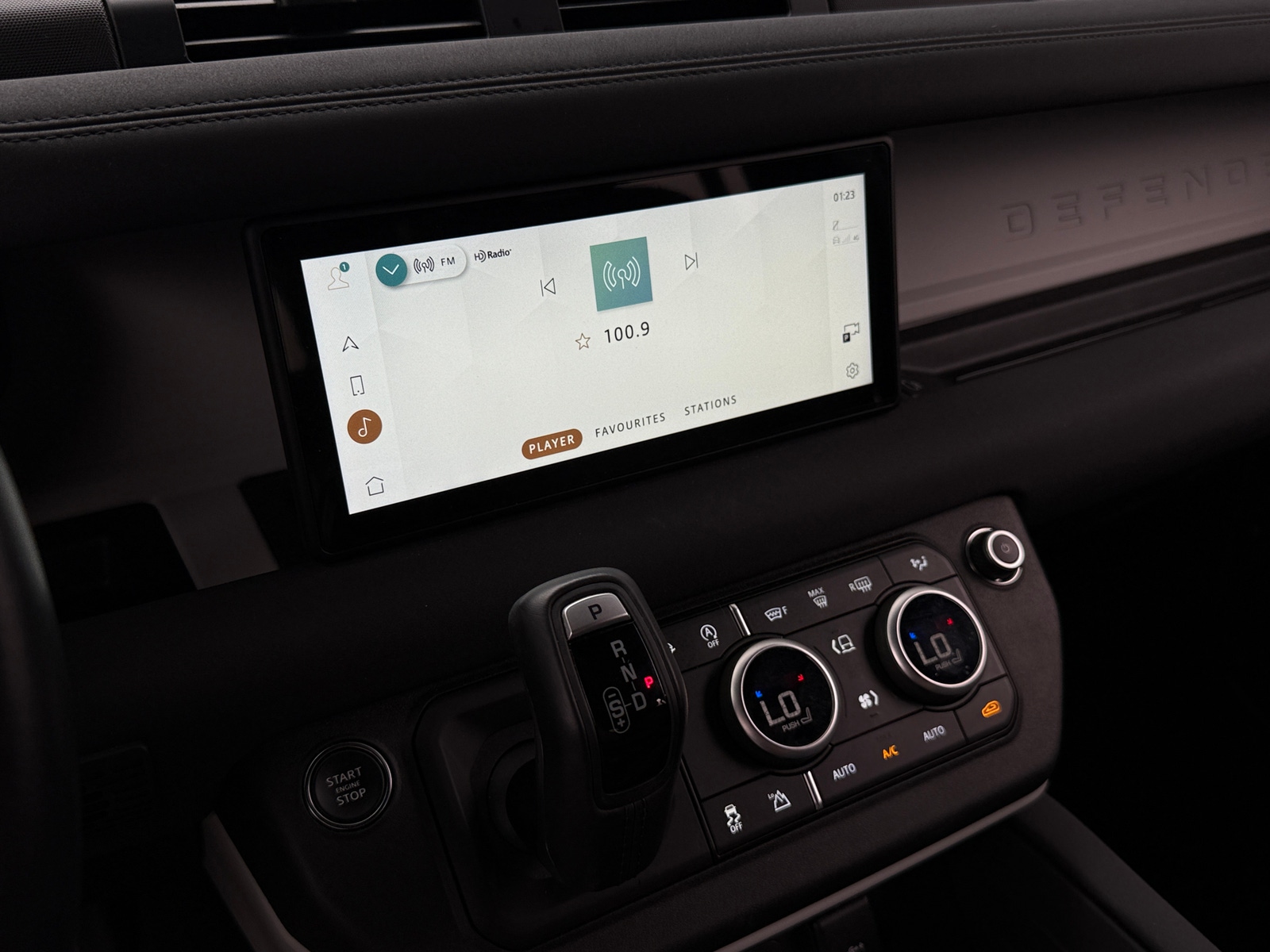 Thumbnail: 2023 Land Rover Defender - 3