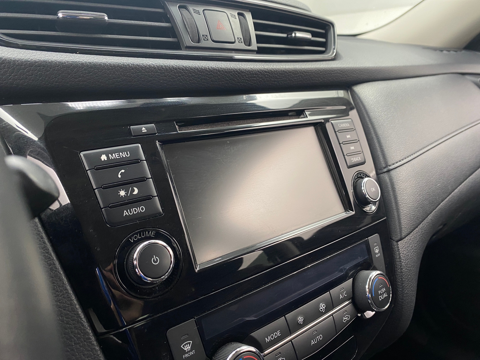 Thumbnail: 2019 Nissan Rogue - 4