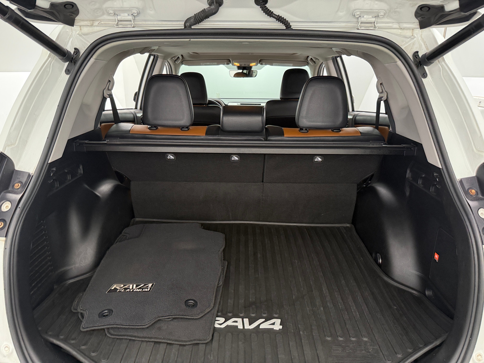 Thumbnail: 2017 Toyota RAV4 - 6