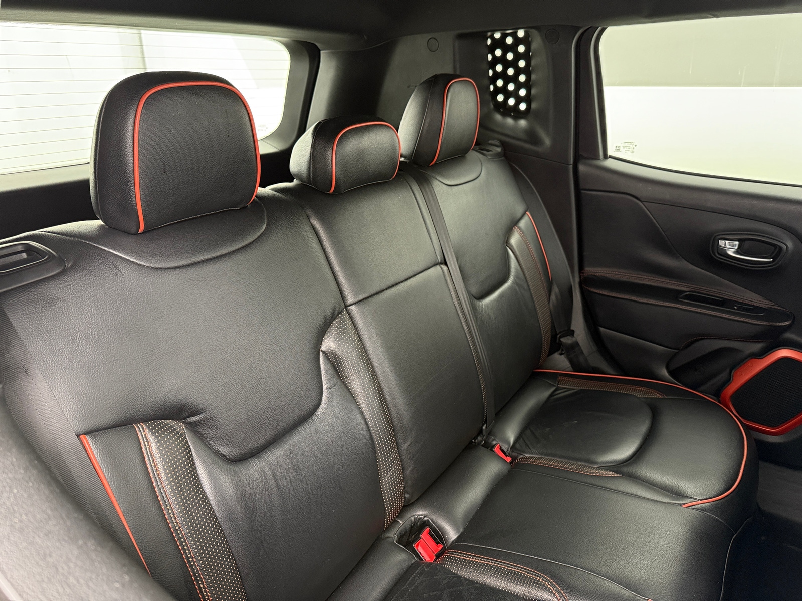 Thumbnail: 2018 Jeep Renegade - 6