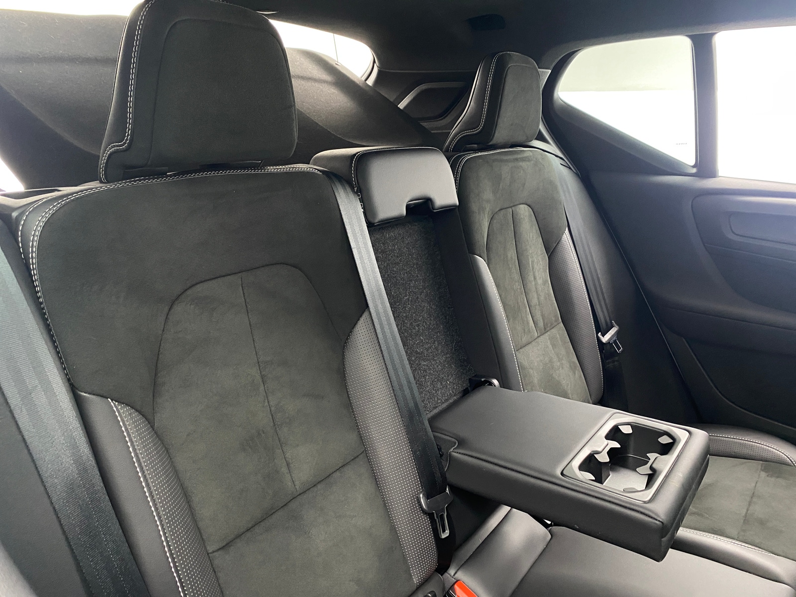 Thumbnail: 2021 Volvo XC40 - 6