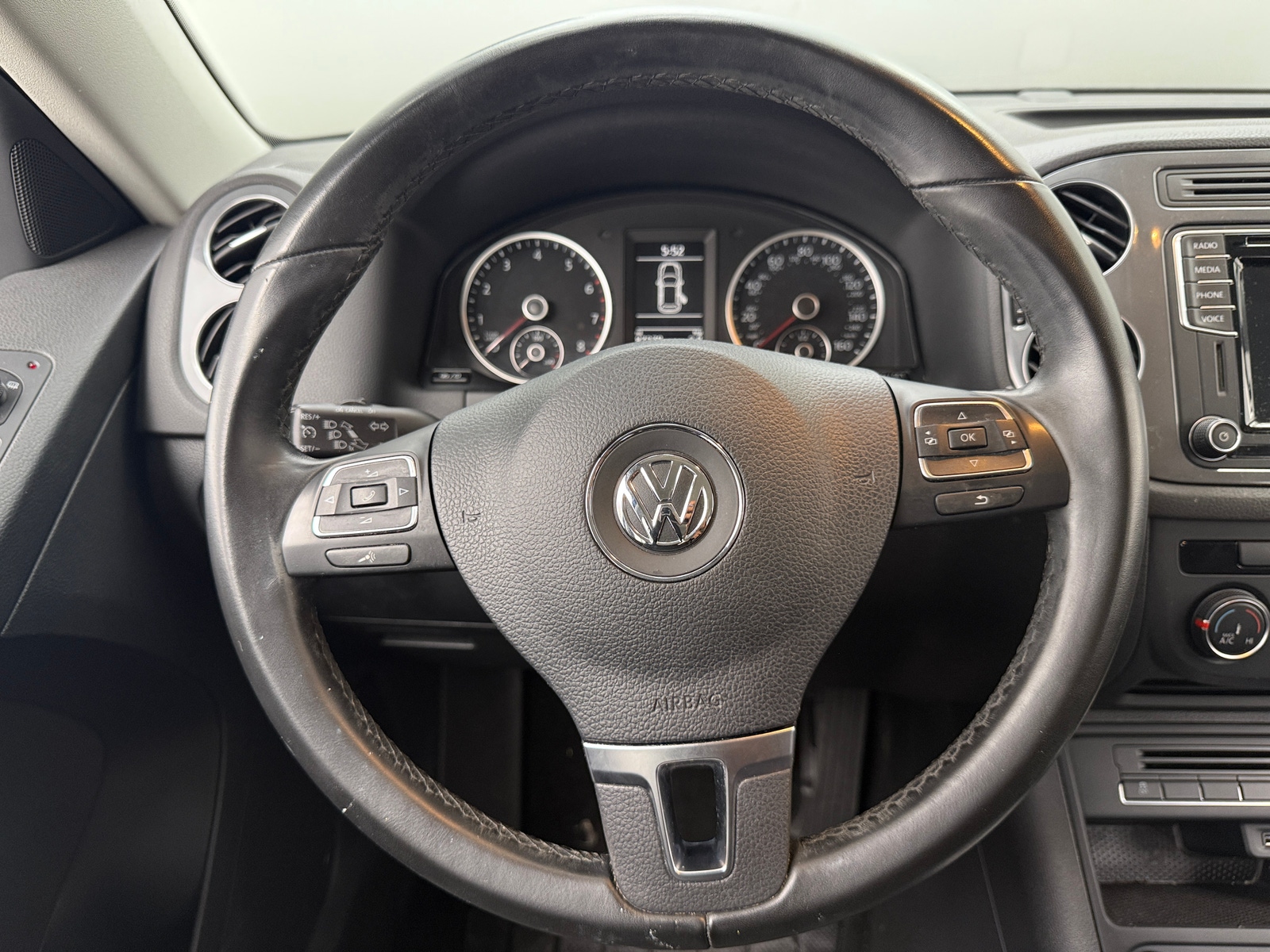 Thumbnail: 2018 Volkswagen Tiguan - 5
