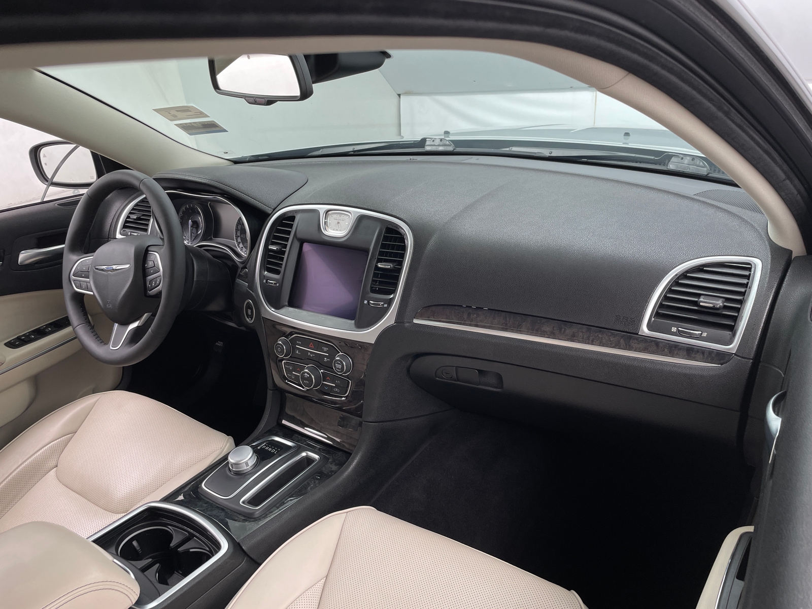 Thumbnail: 2023 Chrysler 300 - 2
