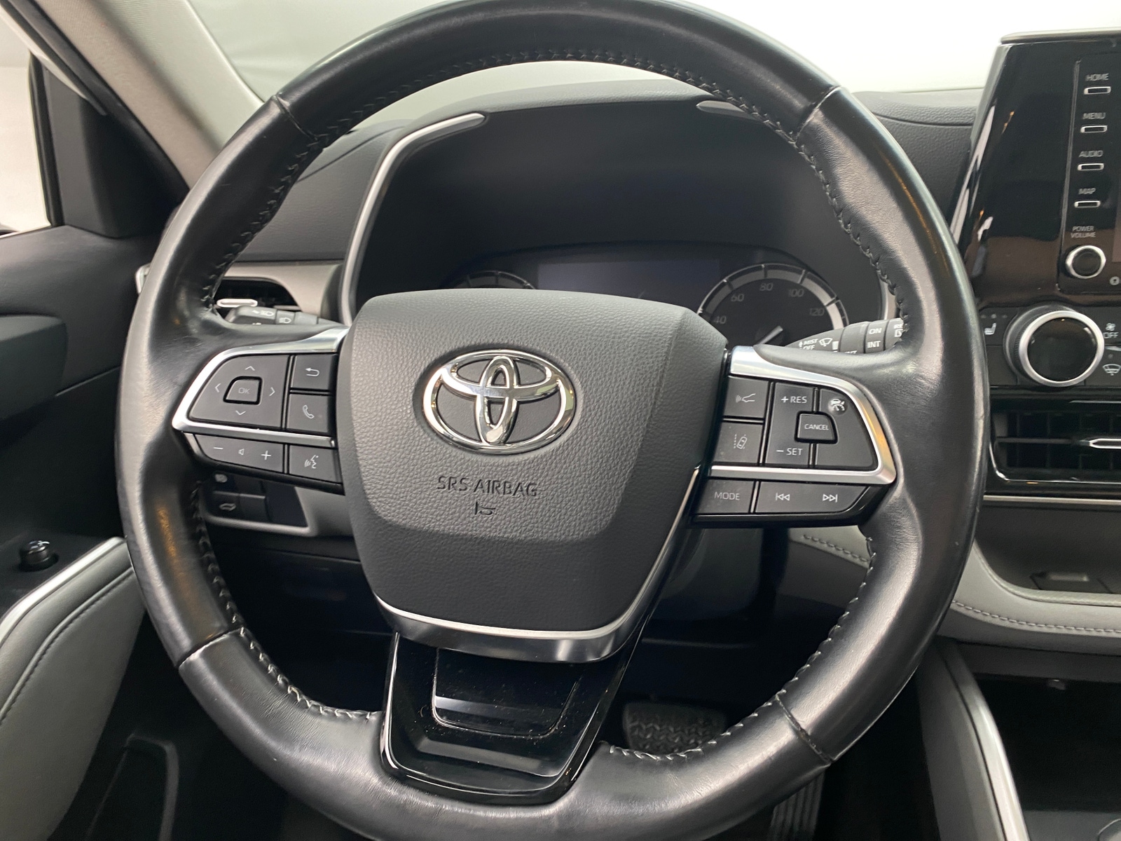 Thumbnail: 2021 Toyota Highlander - 4