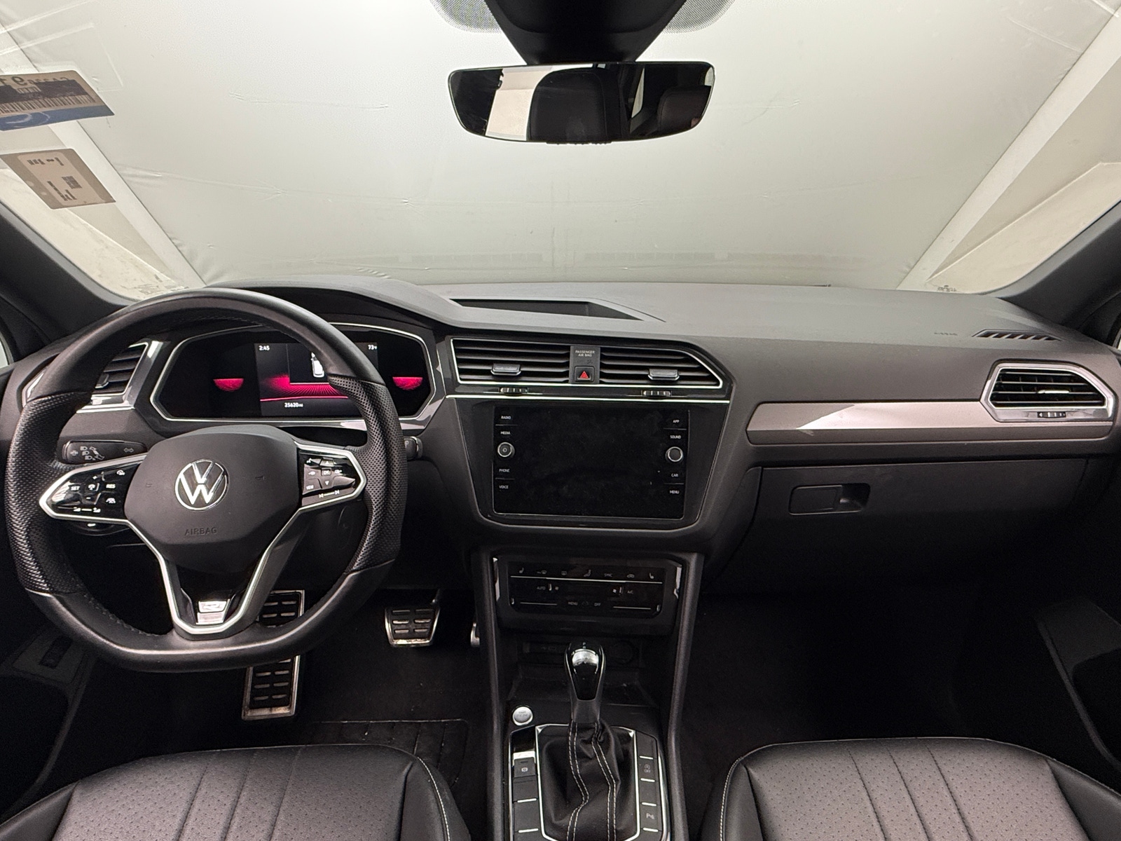 Thumbnail: 2022 Volkswagen Tiguan - 2