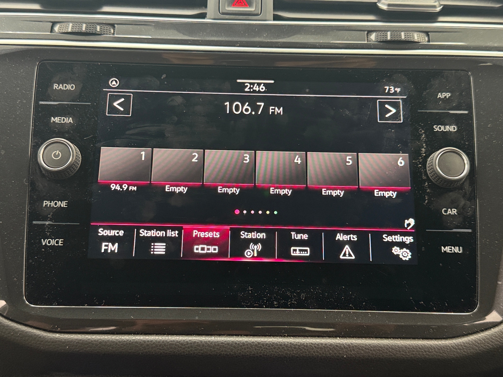 Thumbnail: 2022 Volkswagen Tiguan - 3