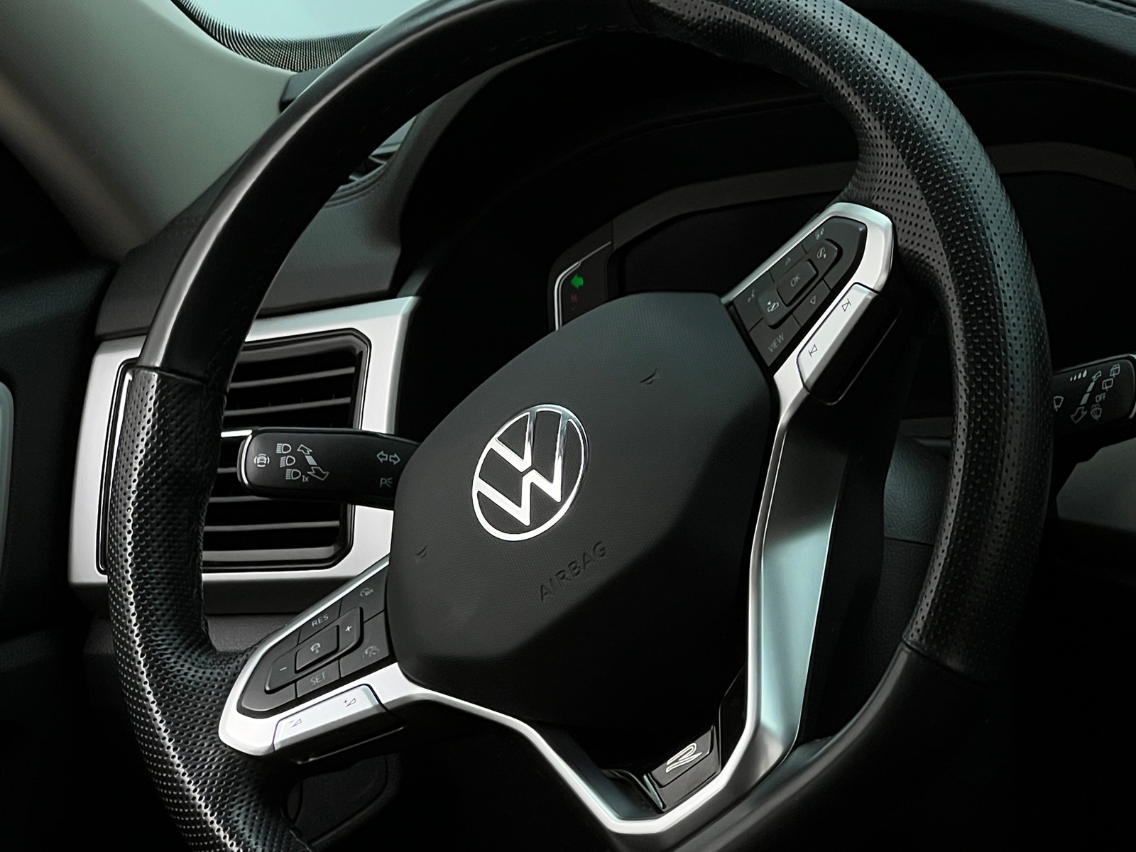 Thumbnail: 2023 Volkswagen Atlas - 4