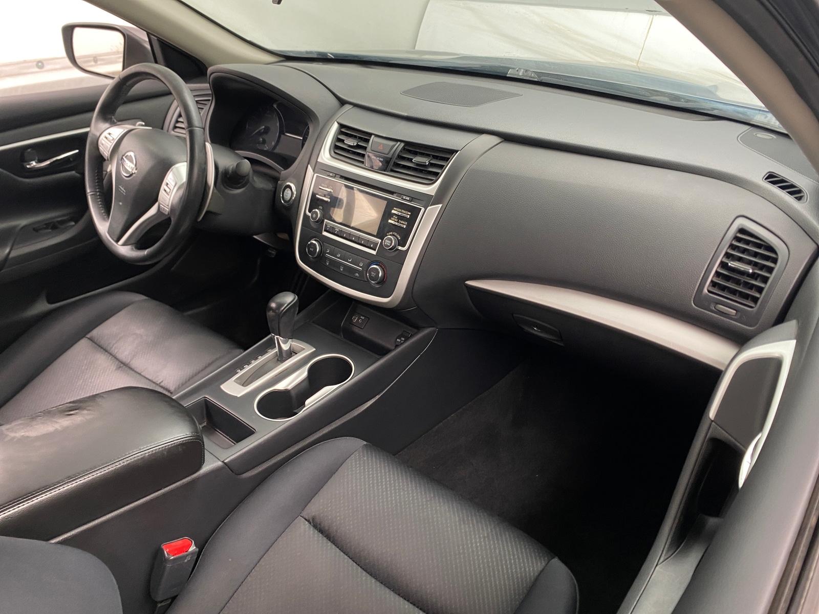 Thumbnail: 2017 Nissan Altima - 3