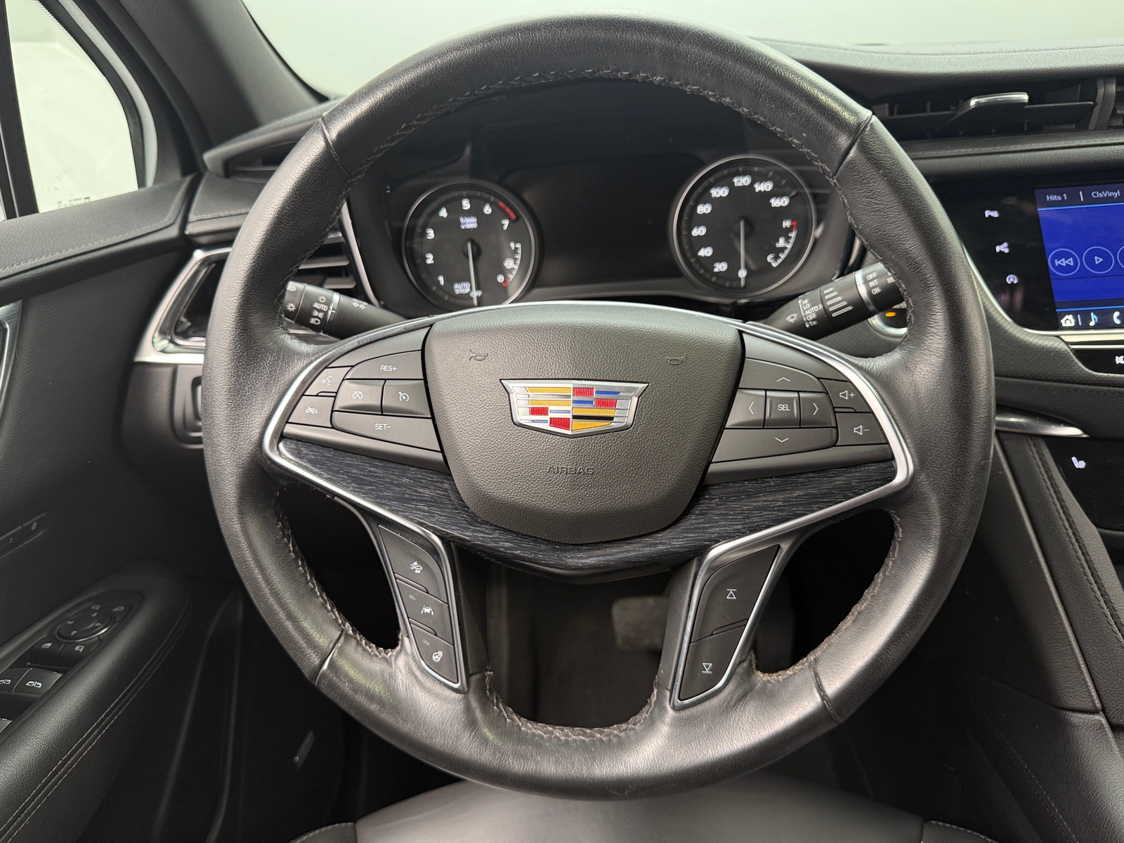 Thumbnail: 2022 Cadillac XT5 - 4