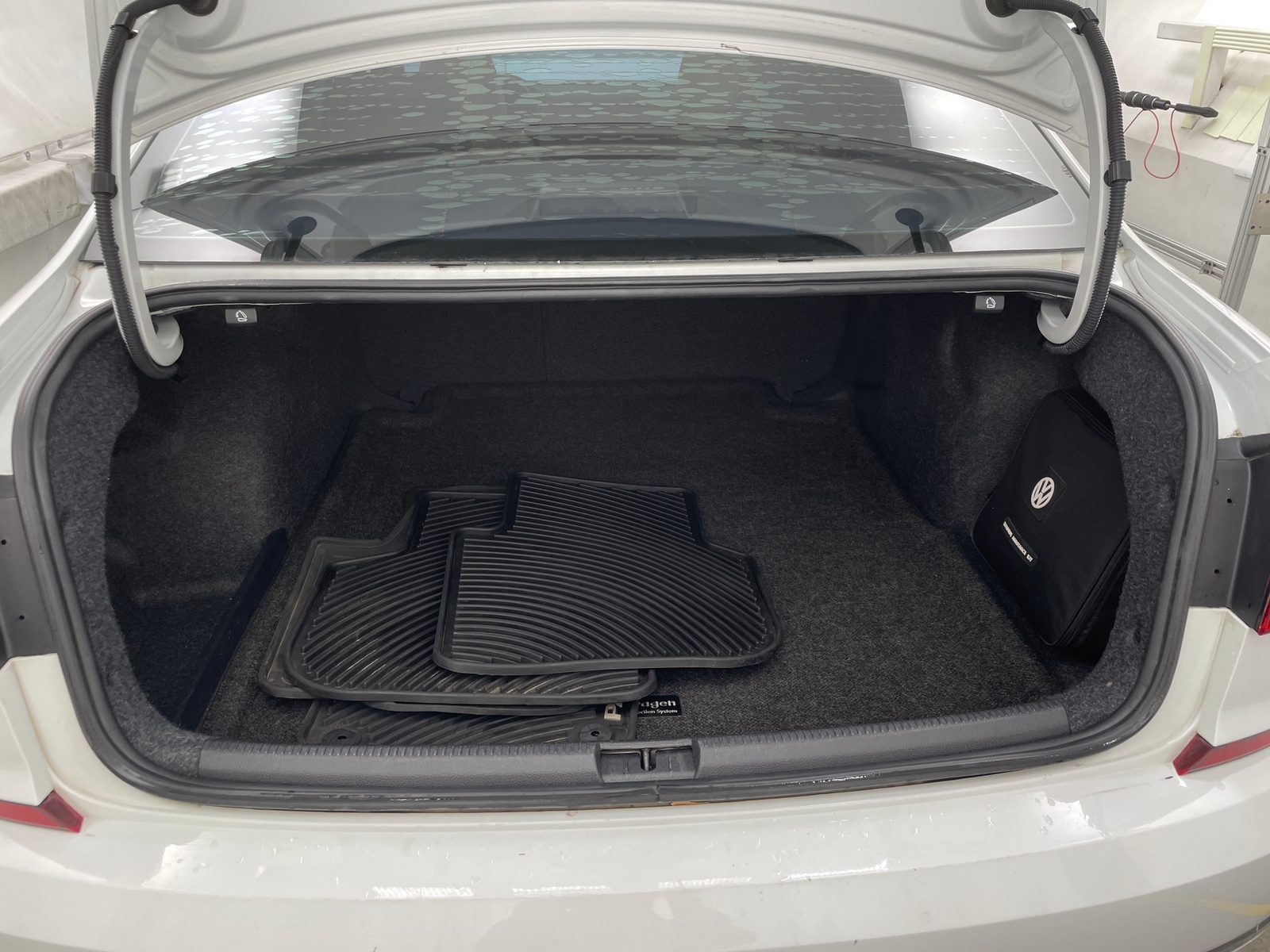 Thumbnail: 2017 Volkswagen Passat - 6