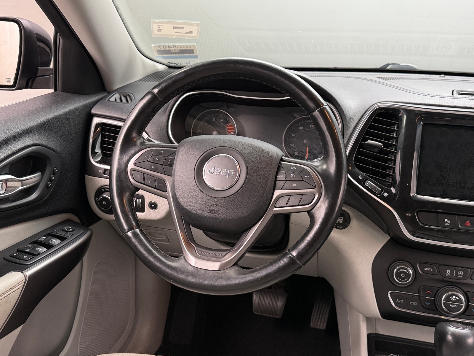 Thumbnail: 2020 Jeep Cherokee - 4